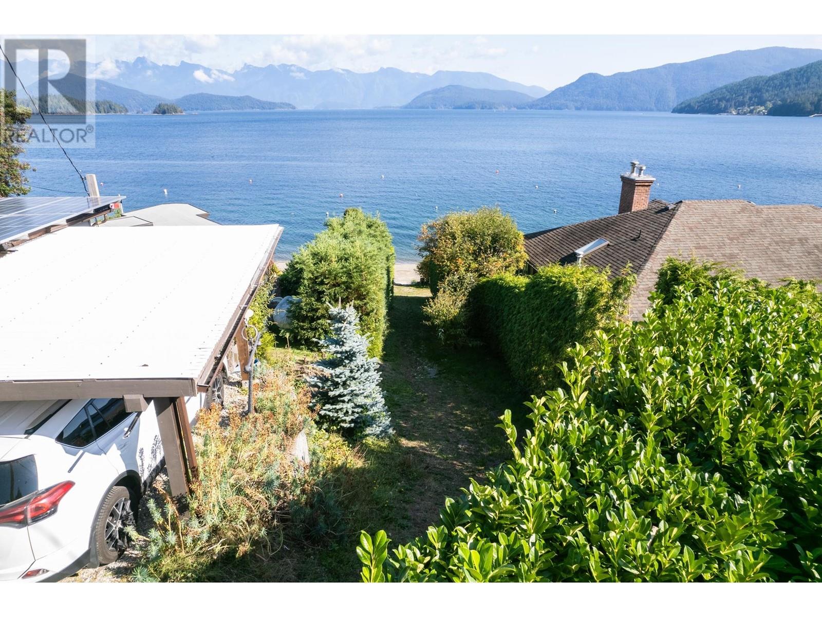 1119 Point Road, Gibsons, British Columbia  V0N 1V1 - Photo 14 - R2808503