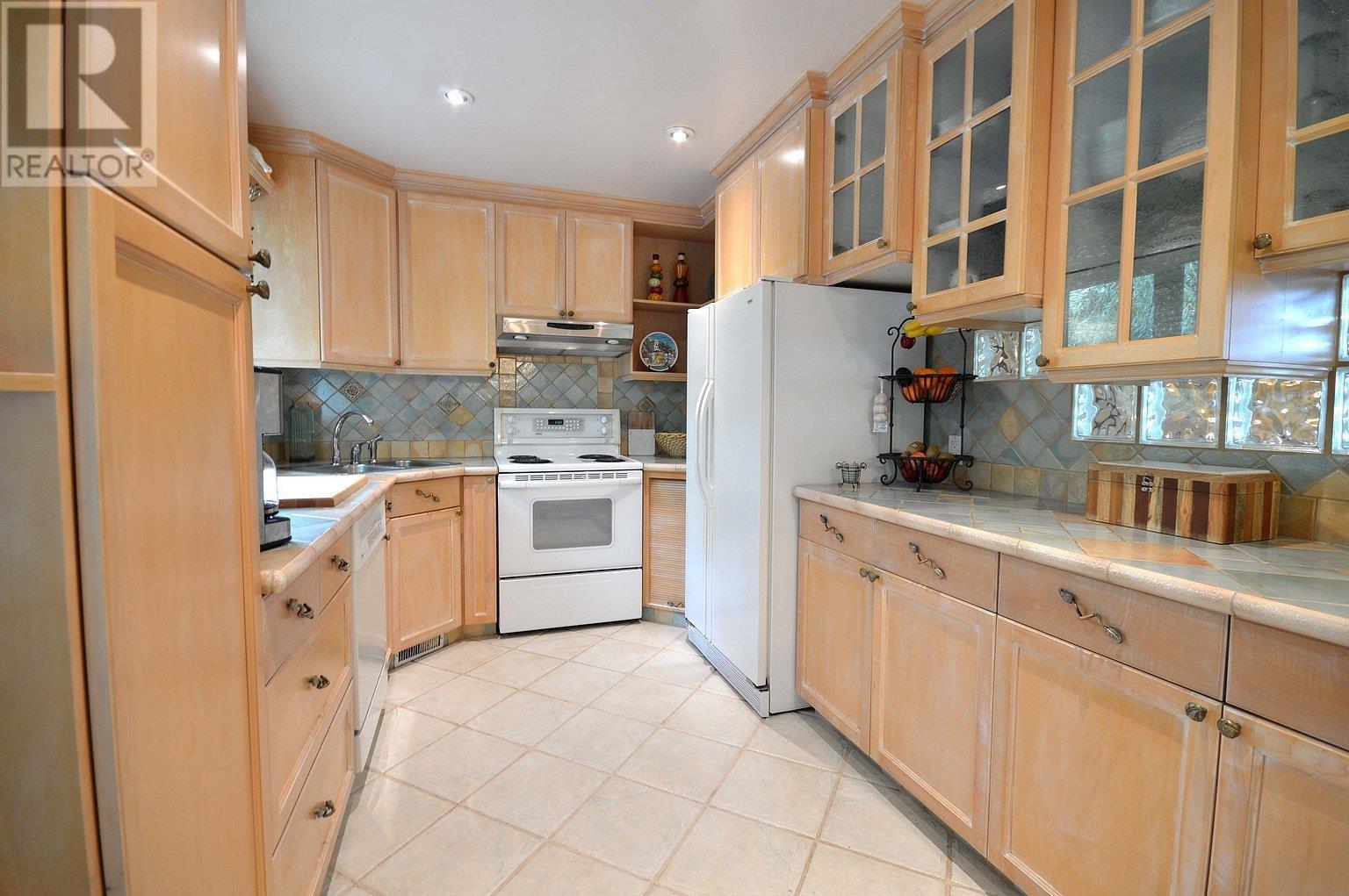 1470 Elinor Crescent, Port Coquitlam, British Columbia  V3C 2Y5 - Photo 7 - R2817627