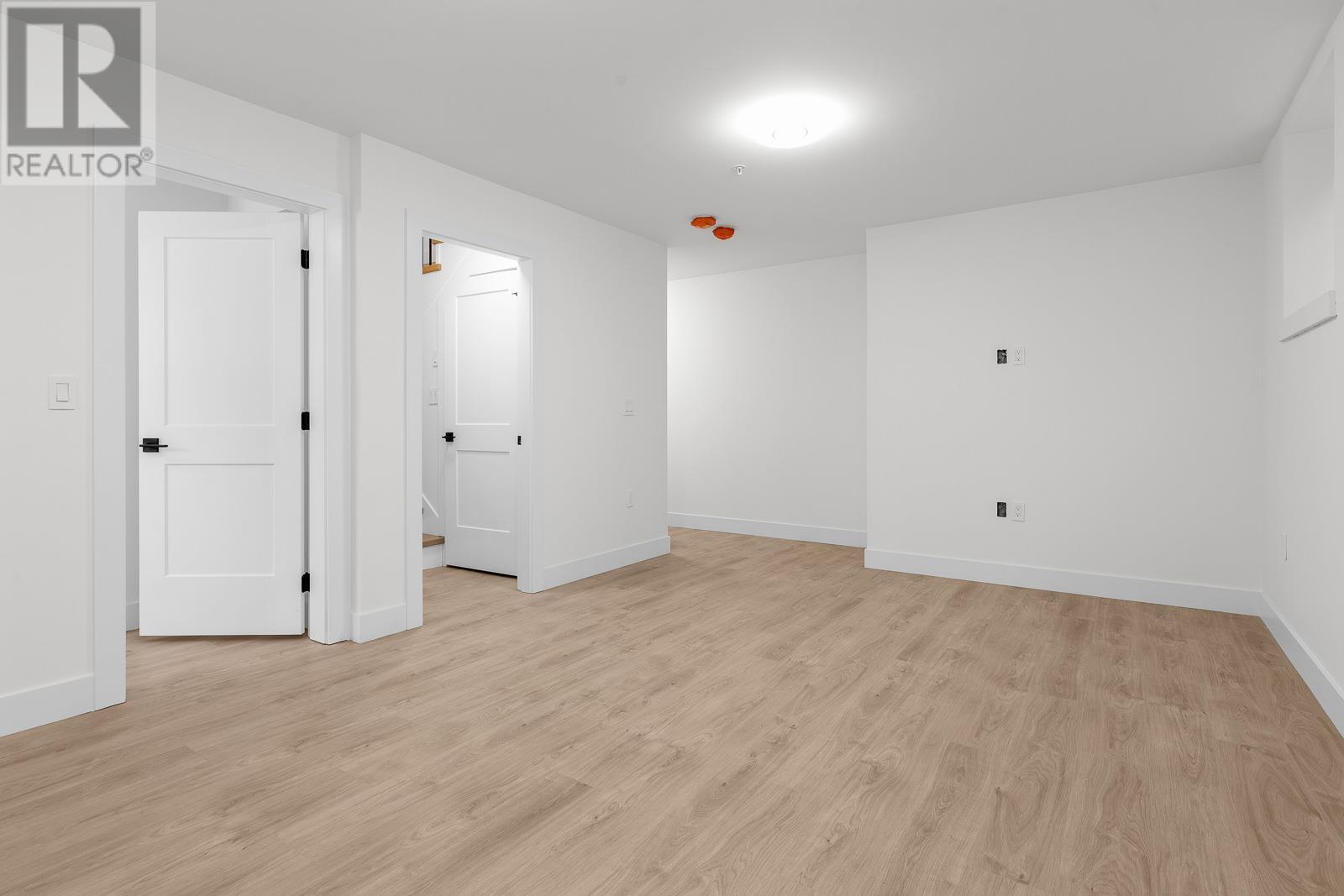 3540 Oxford Street, Port Coquitlam, British Columbia  V3B 4E4 - Photo 30 - R2821399