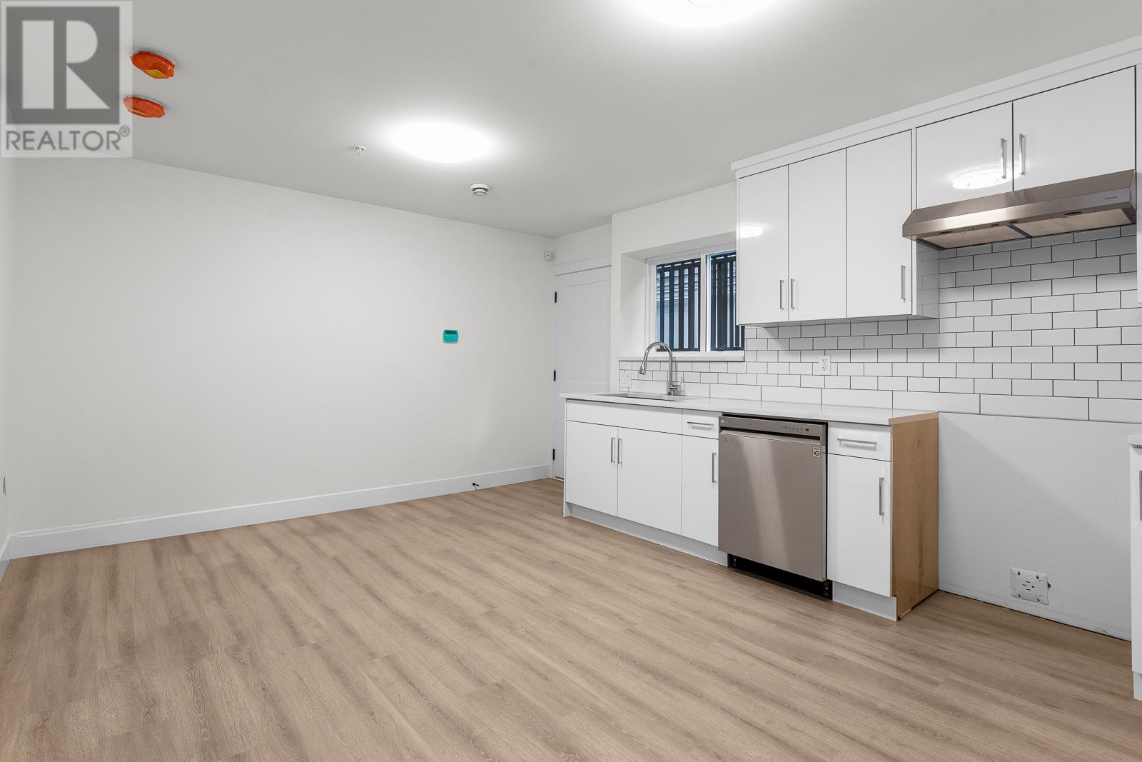 3540 Oxford Street, Port Coquitlam, British Columbia  V3B 4E4 - Photo 34 - R2821399