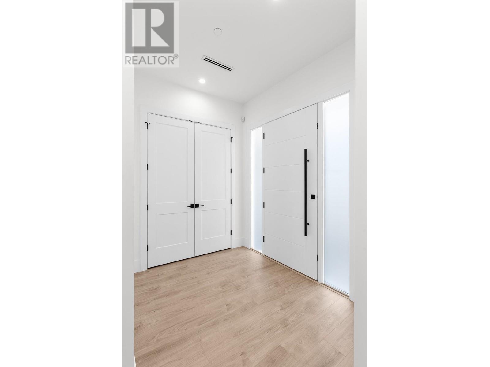 3540 Oxford Street, Port Coquitlam, British Columbia  V3B 4E4 - Photo 5 - R2821399