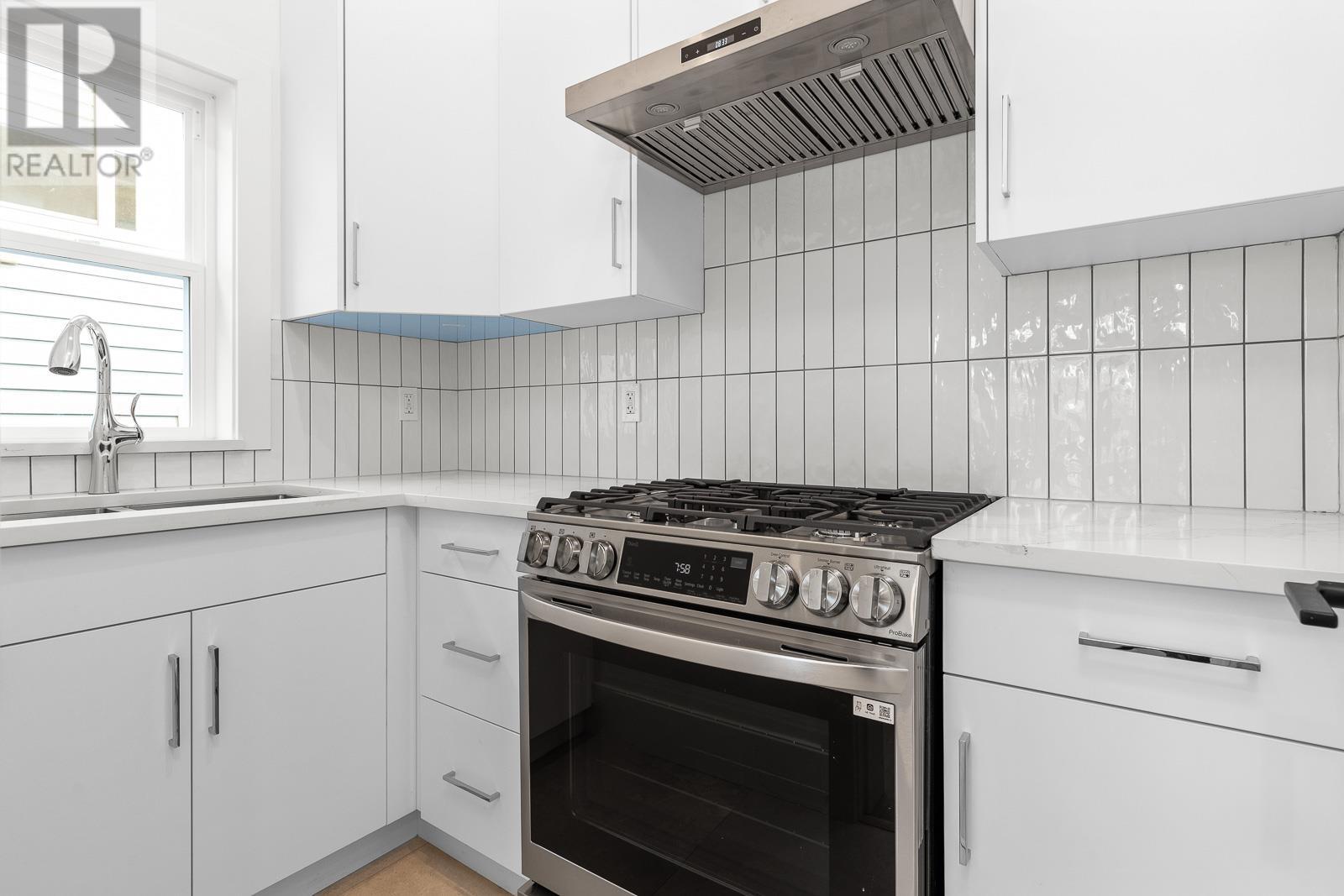 3540 Oxford Street, Port Coquitlam, British Columbia  V3B 4E4 - Photo 14 - R2821399
