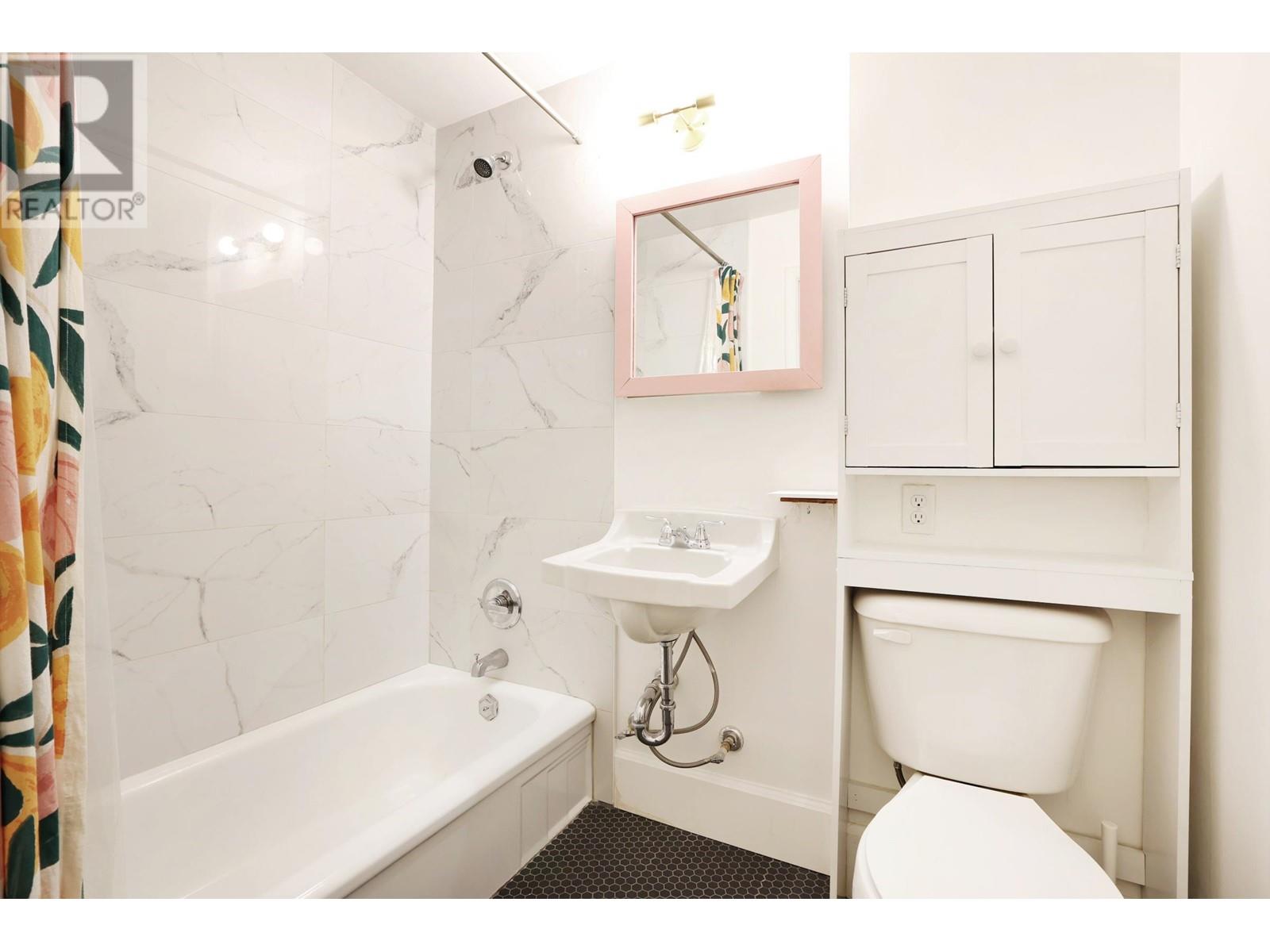 203 1565 Burnaby Street, Vancouver, British Columbia  V6G 1X1 - Photo 21 - R2819943