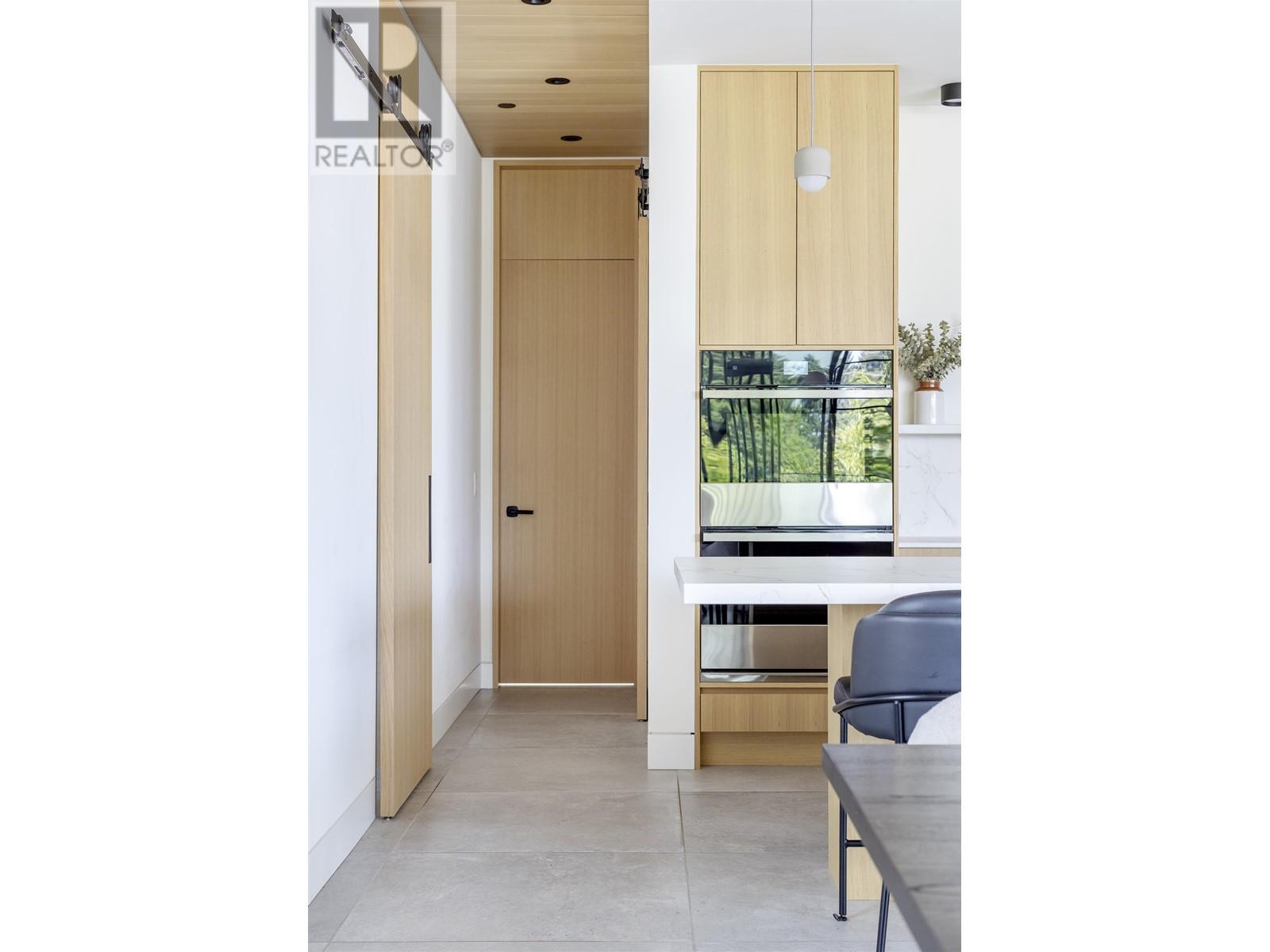 274 W Rockland Road, North Vancouver, British Columbia  V7N 2W3 - Photo 11 - R2822788