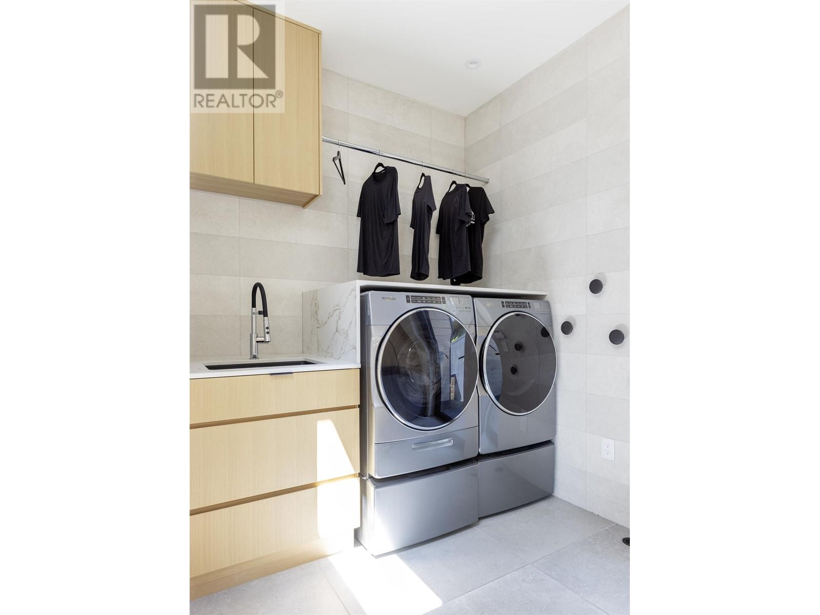 274 W Rockland Road, North Vancouver, British Columbia  V7N 2W3 - Photo 12 - R2822788