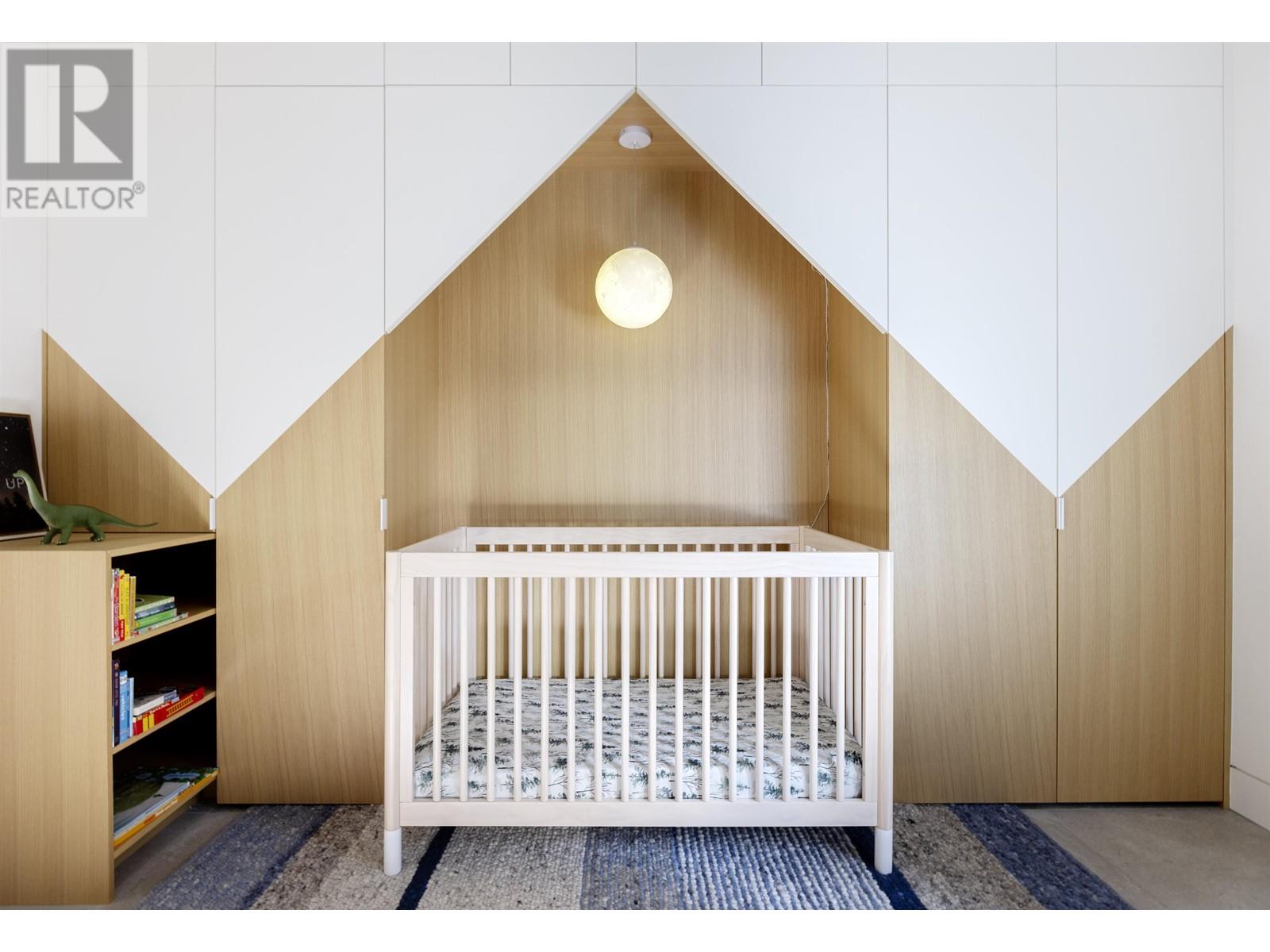 274 W Rockland Road, North Vancouver, British Columbia  V7N 2W3 - Photo 13 - R2822788