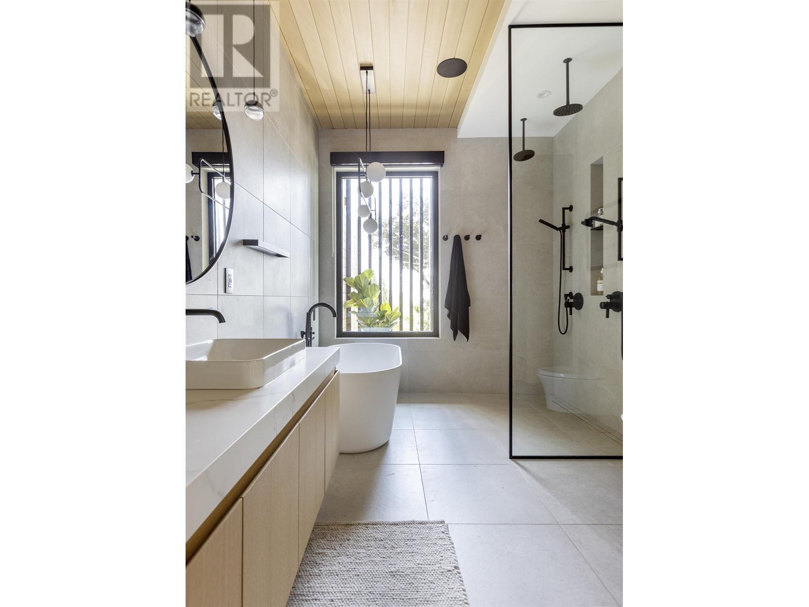 274 W Rockland Road, North Vancouver, British Columbia  V7N 2W3 - Photo 18 - R2822788