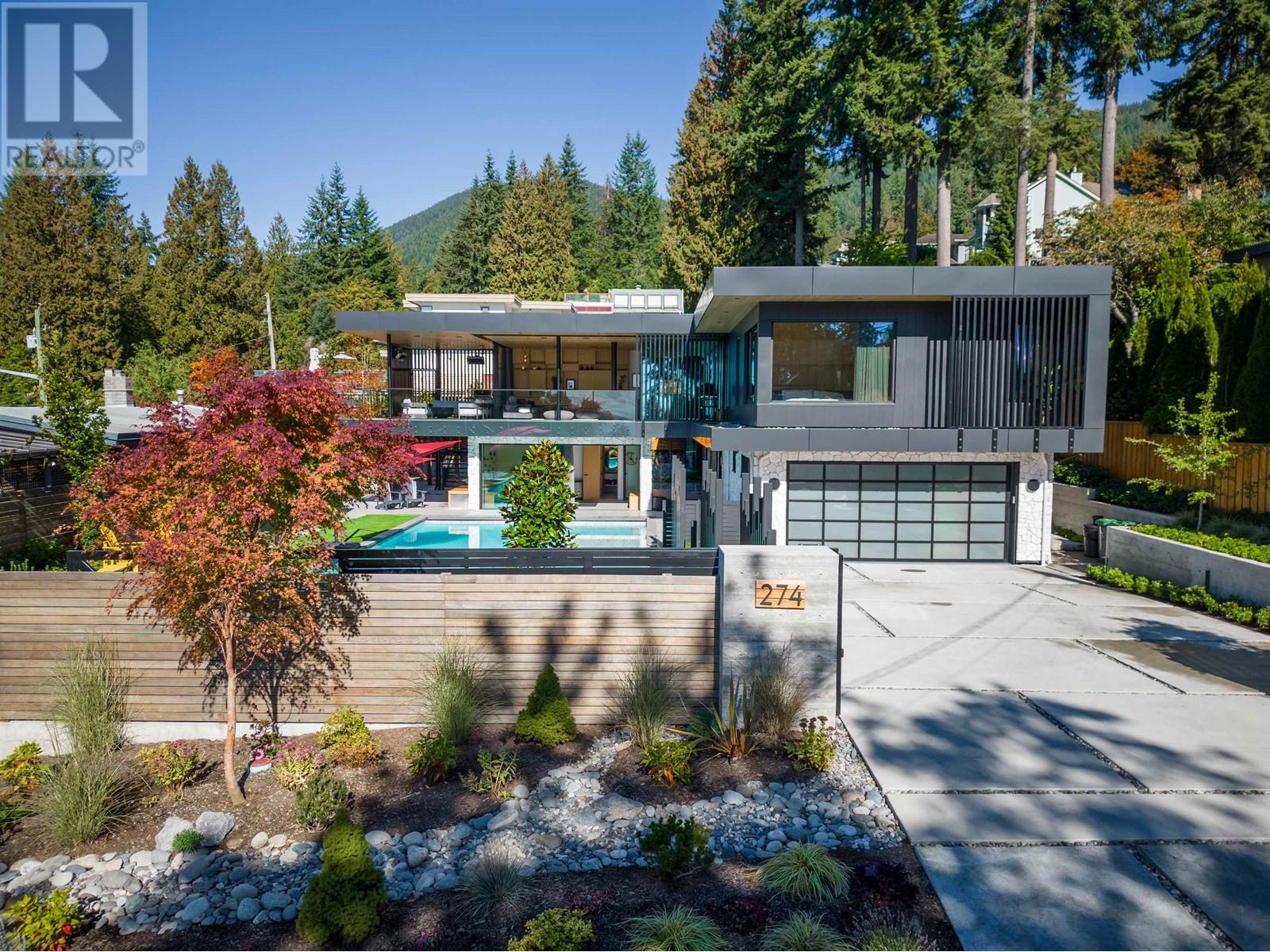 274 W Rockland Road, North Vancouver, British Columbia  V7N 2W3 - Photo 2 - R2822788