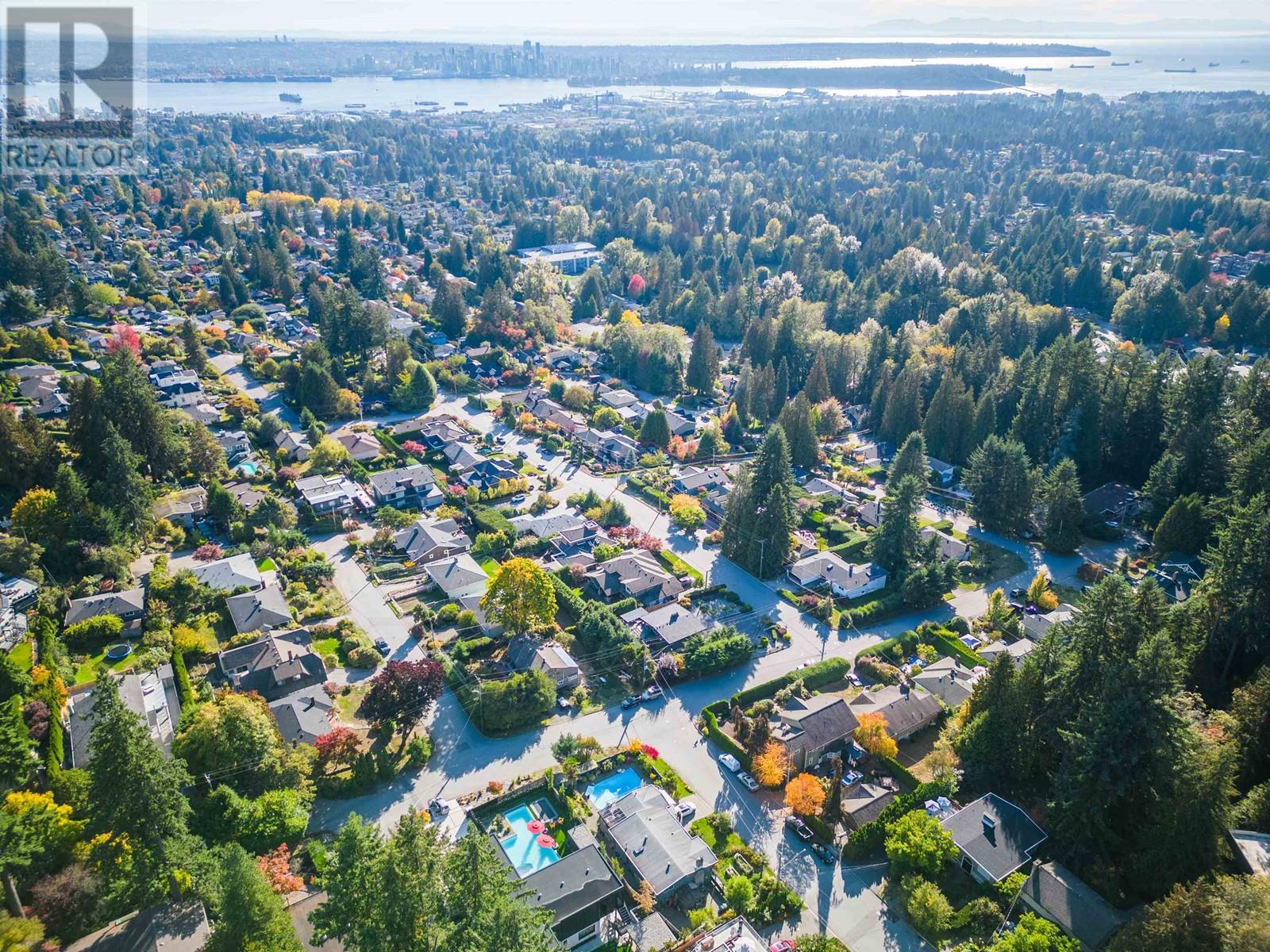 274 W Rockland Road, North Vancouver, British Columbia  V7N 2W3 - Photo 30 - R2822788