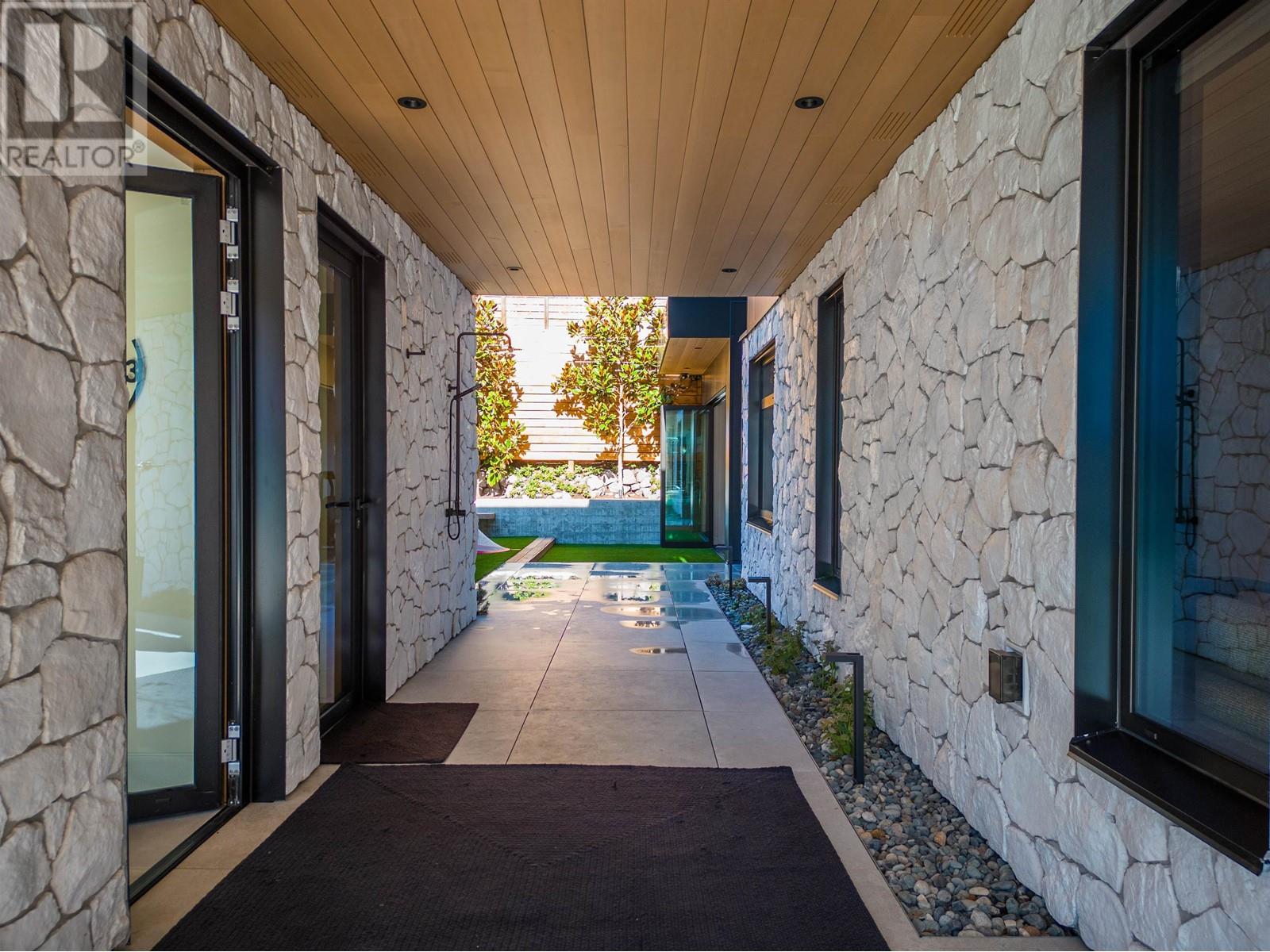 274 W Rockland Road, North Vancouver, British Columbia  V7N 2W3 - Photo 33 - R2822788