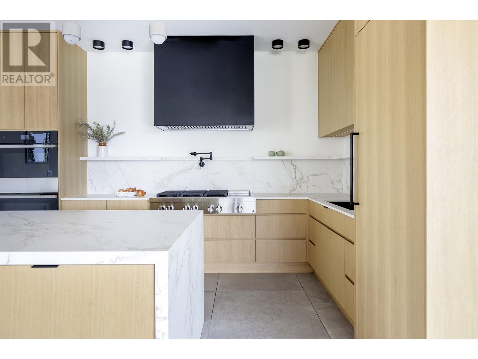 274 W Rockland Road, North Vancouver, British Columbia  V7N 2W3 - Photo 7 - R2822788