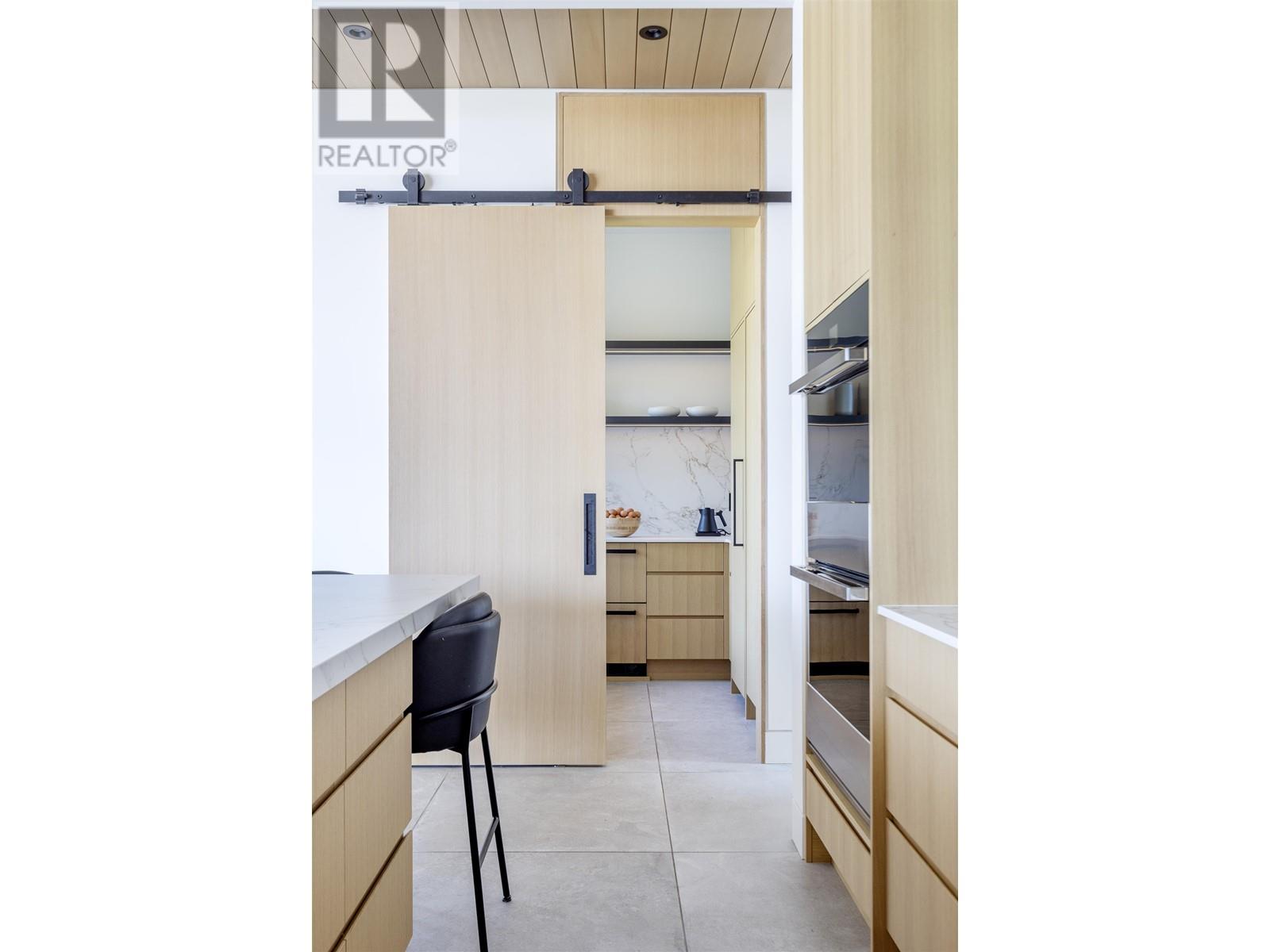 274 W Rockland Road, North Vancouver, British Columbia  V7N 2W3 - Photo 9 - R2822788