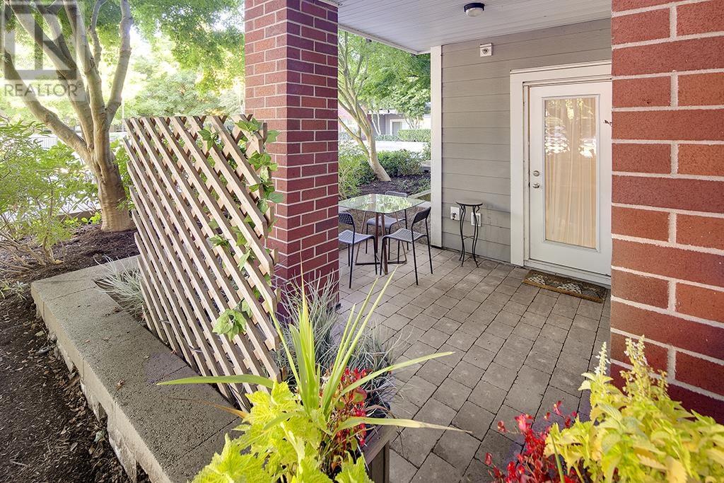 111 11950 Harris Road, Pitt Meadows, British Columbia  V3Y 0B7 - Photo 3 - R2822823