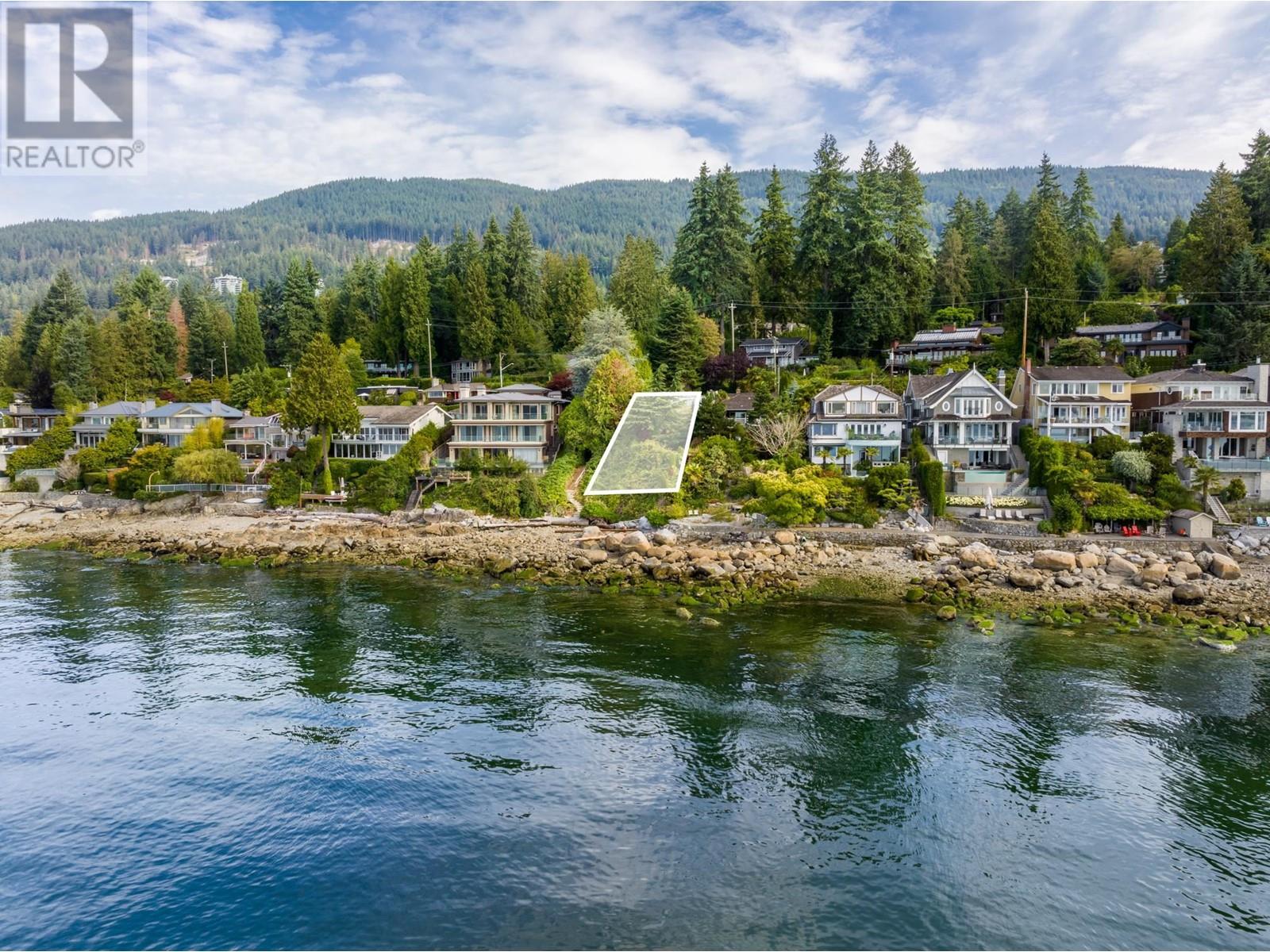 3000 PARK LANE, west vancouver, British Columbia