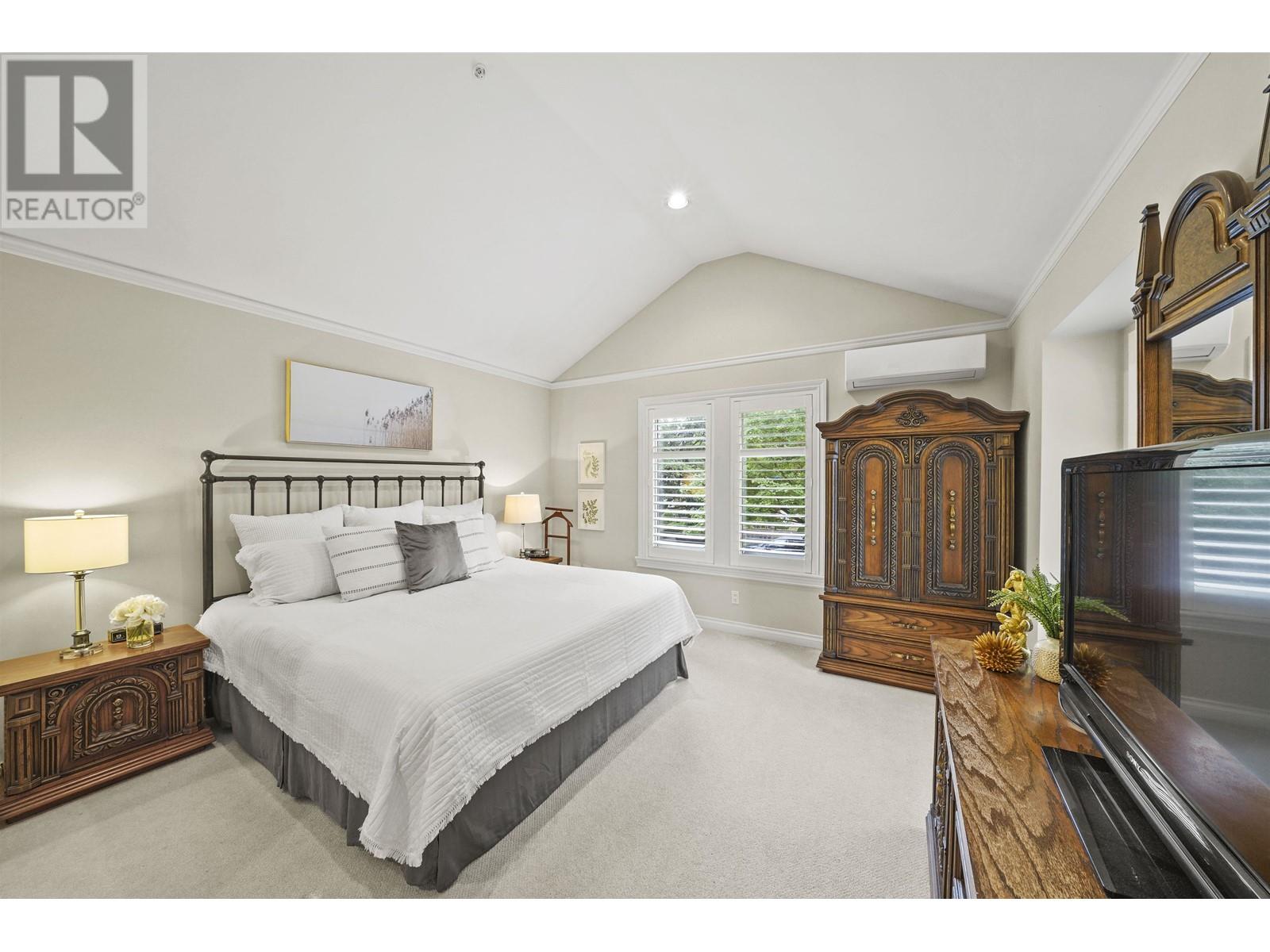 3088 Vine Street, Vancouver, British Columbia V6K 4W1 (26154301) Jono