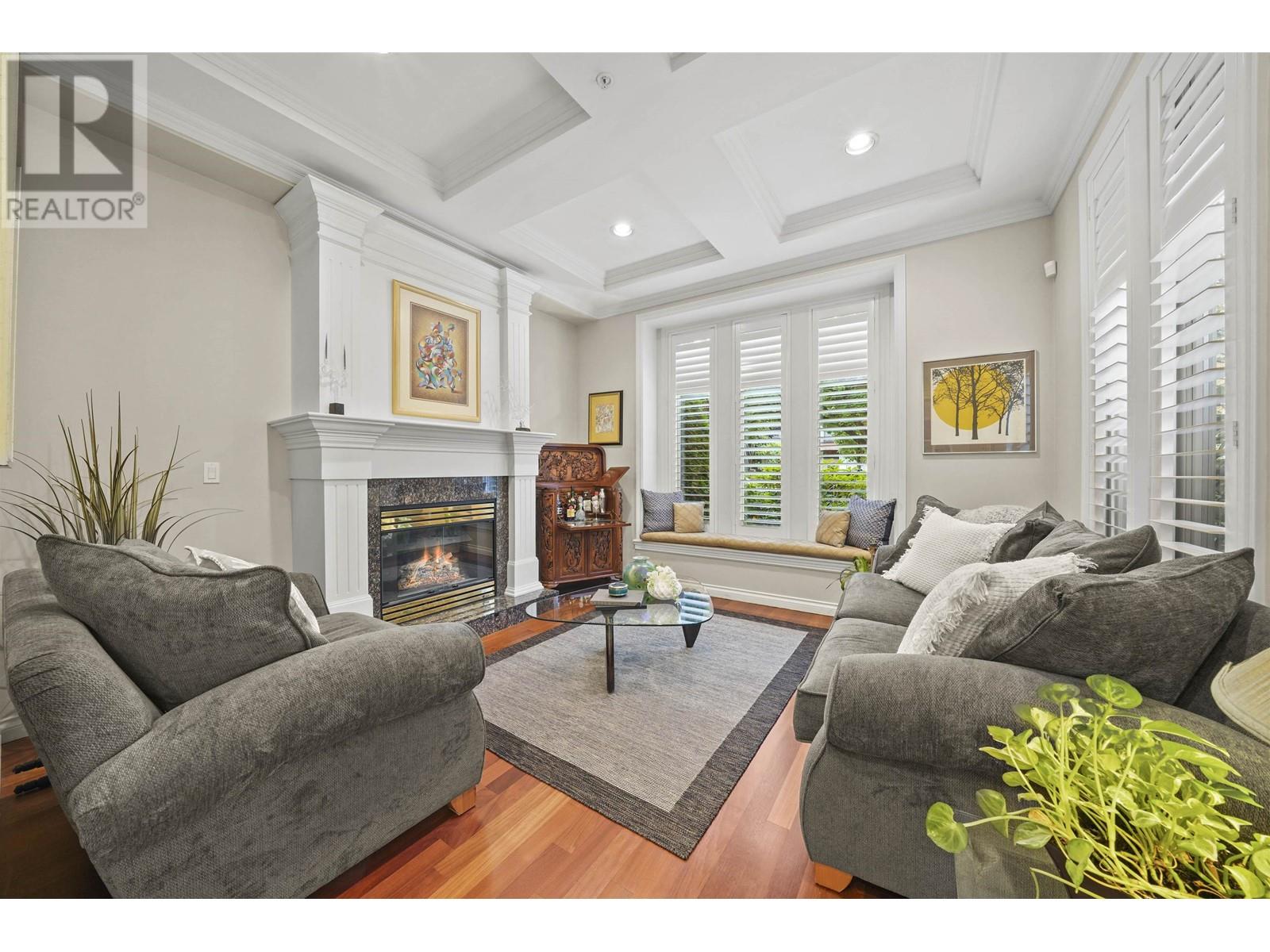 3088 Vine Street, Vancouver, British Columbia V6K 4W1 (26154301) Jono