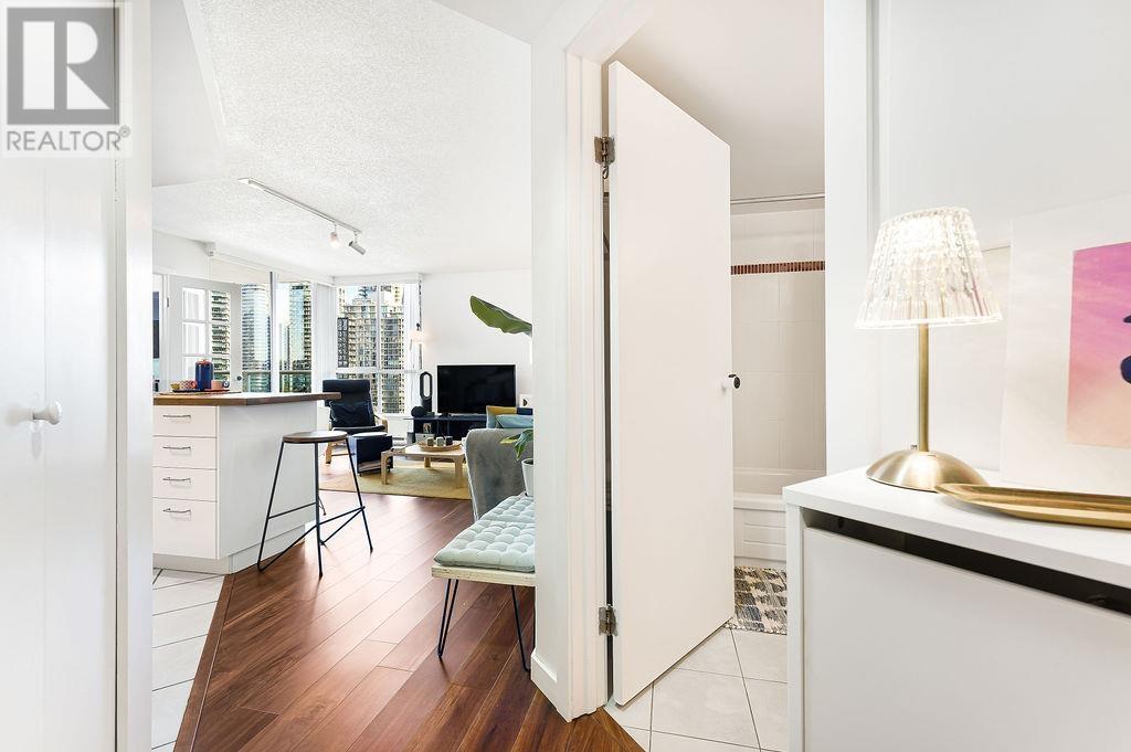 1709 1500 Howe Street, Vancouver, British Columbia  V6Z 2N1 - Photo 14 - R2822900