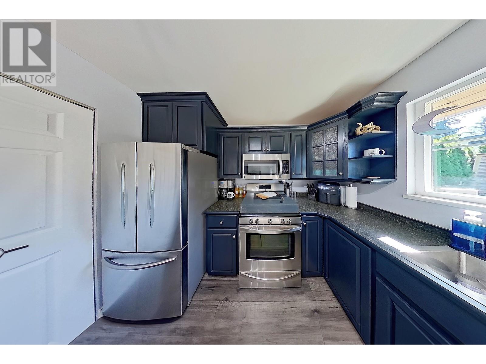 21378 Glenwood Avenue, Maple Ridge, British Columbia  V2X 3P6 - Photo 3 - R2822867