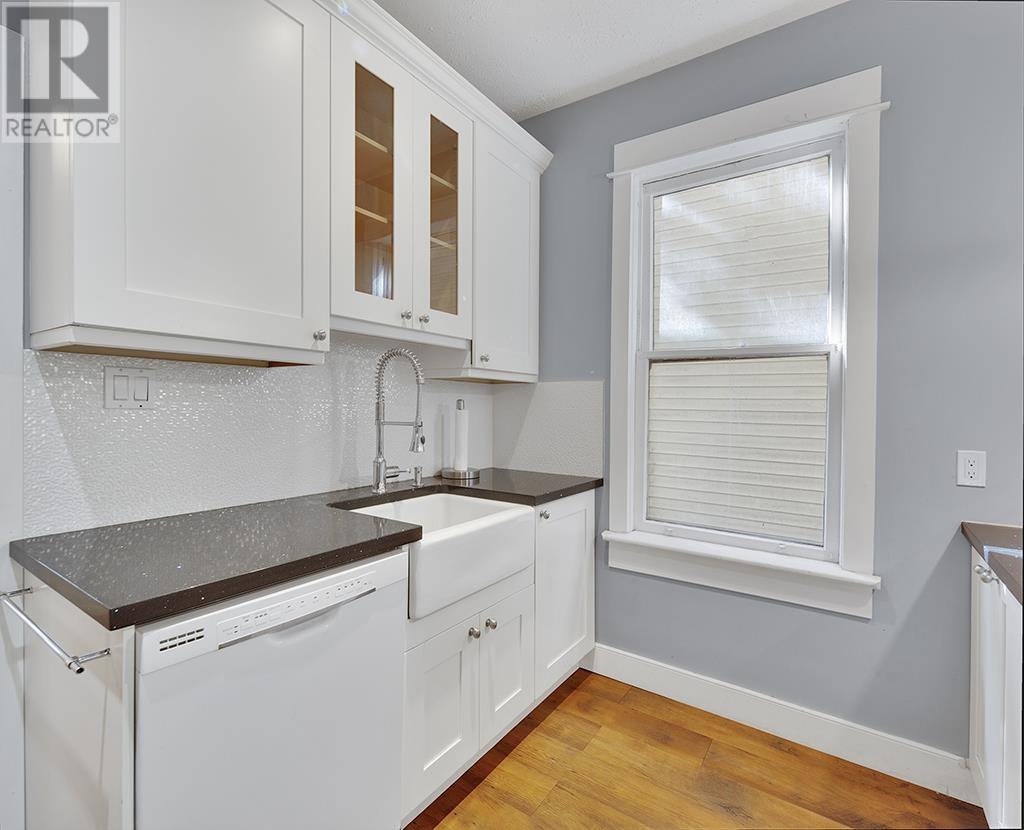 Listing Picture 7 of 29 : 46 E 12TH AVENUE, Vancouver / 溫哥華 - 魯藝地產 Yvonne Lu Group - MLS Medallion Club Member