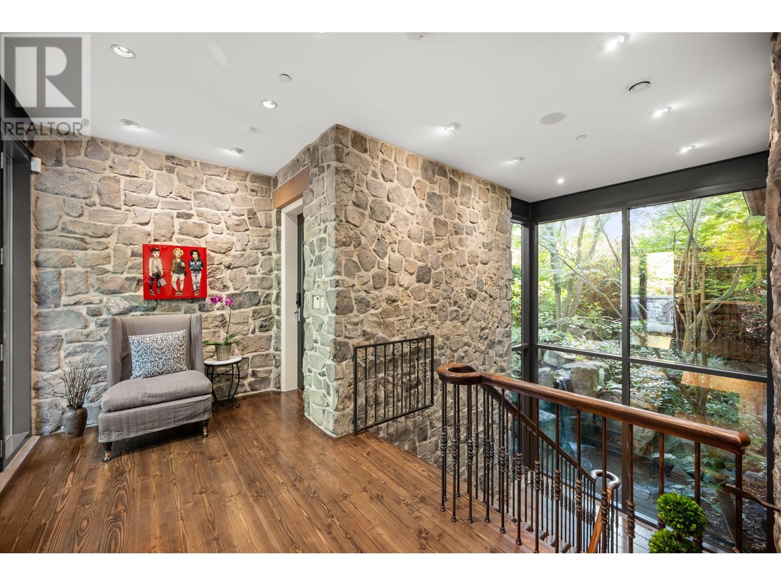 1880 Sw Marine Drive, Vancouver, British Columbia  V6P 6B2 - Photo 3 - R2822929