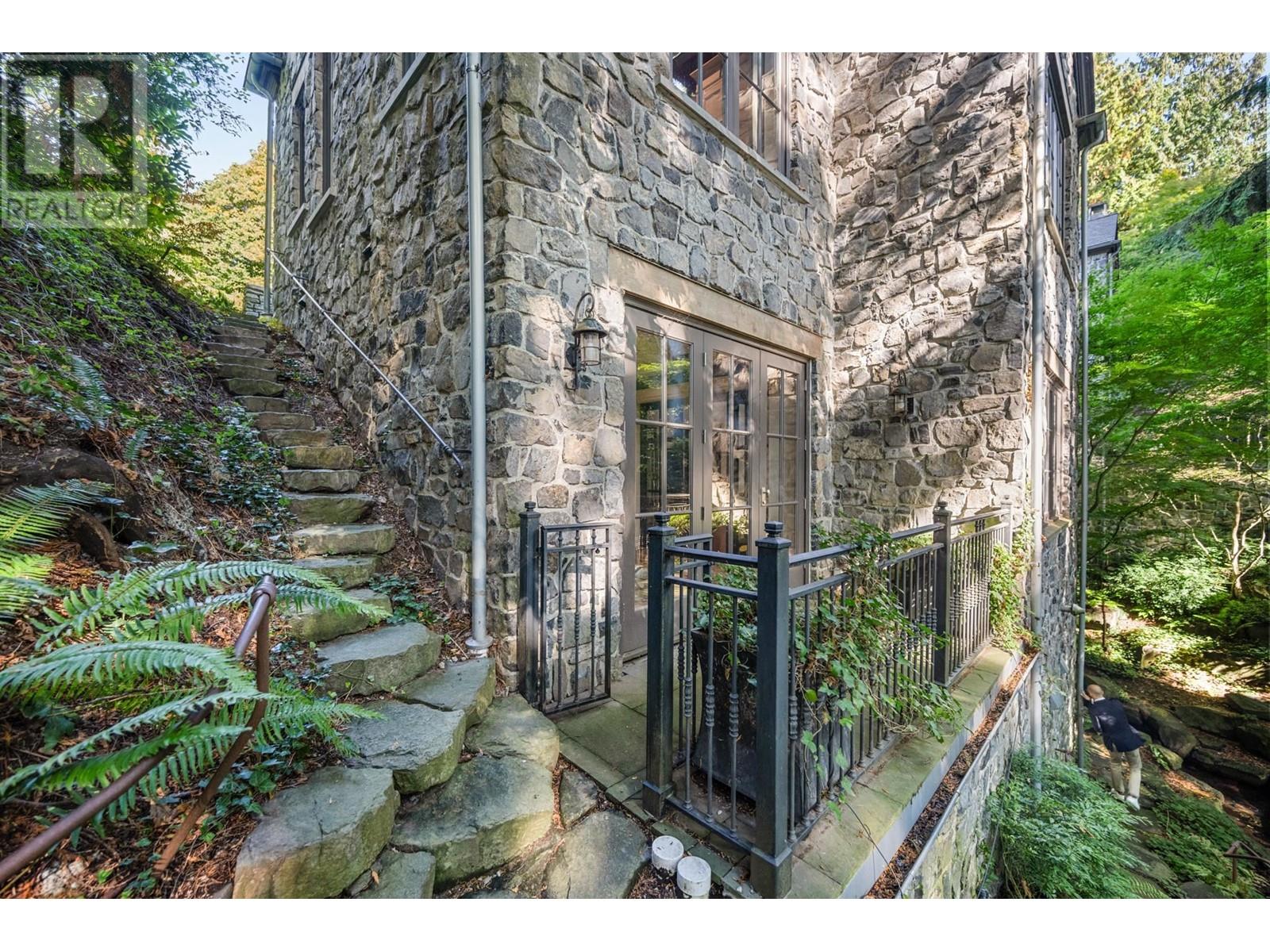 1880 Sw Marine Drive, Vancouver, British Columbia  V6P 6B2 - Photo 37 - R2822929