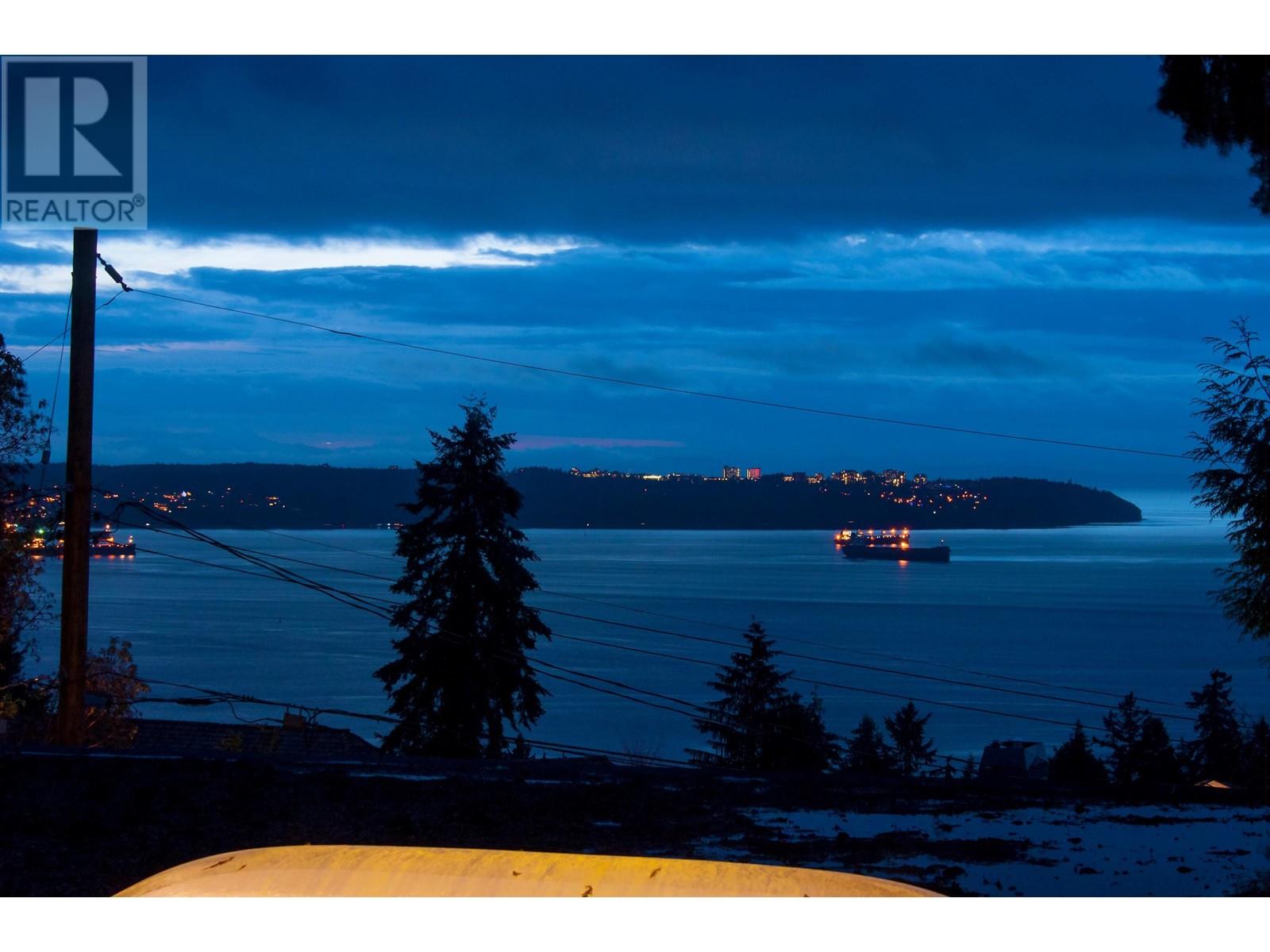 2707 Rosebery Avenue, West Vancouver, British Columbia  V7V 3A3 - Photo 33 - R2822848