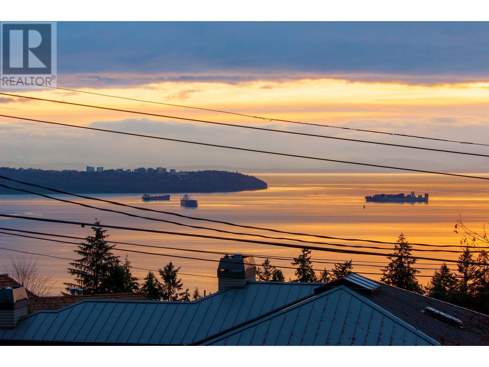 2707 Rosebery Avenue, West Vancouver, British Columbia  V7V 3A3 - Photo 8 - R2822848