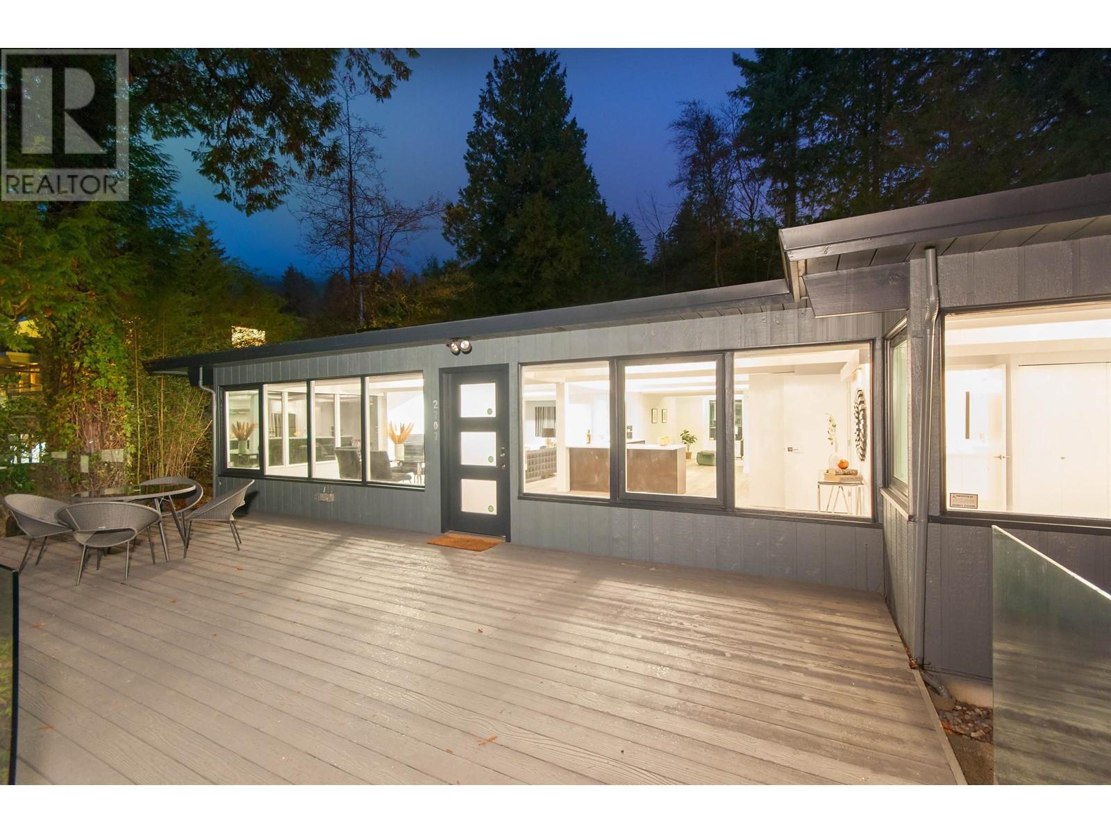 2707 Rosebery Avenue, West Vancouver, British Columbia  V7V 3A3 - Photo 3 - R2822848