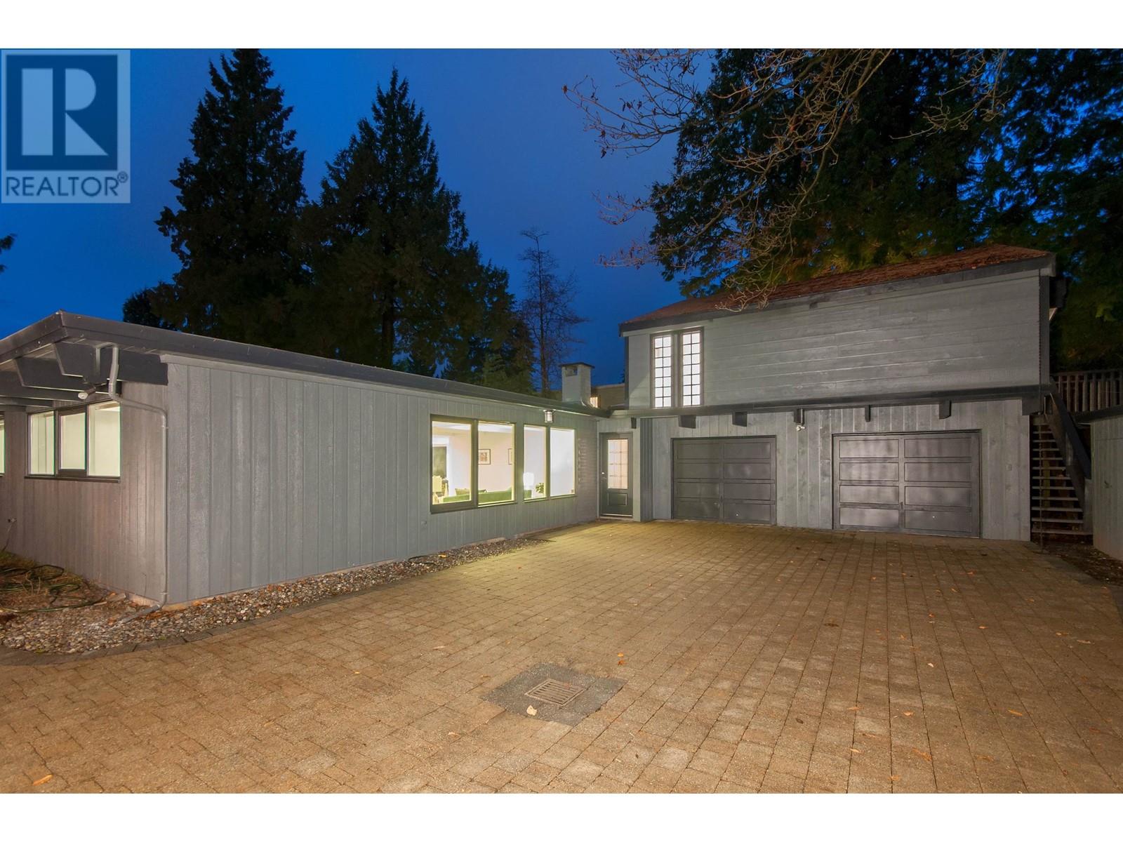 2707 Rosebery Avenue, West Vancouver, British Columbia  V7V 3A3 - Photo 2 - R2822848