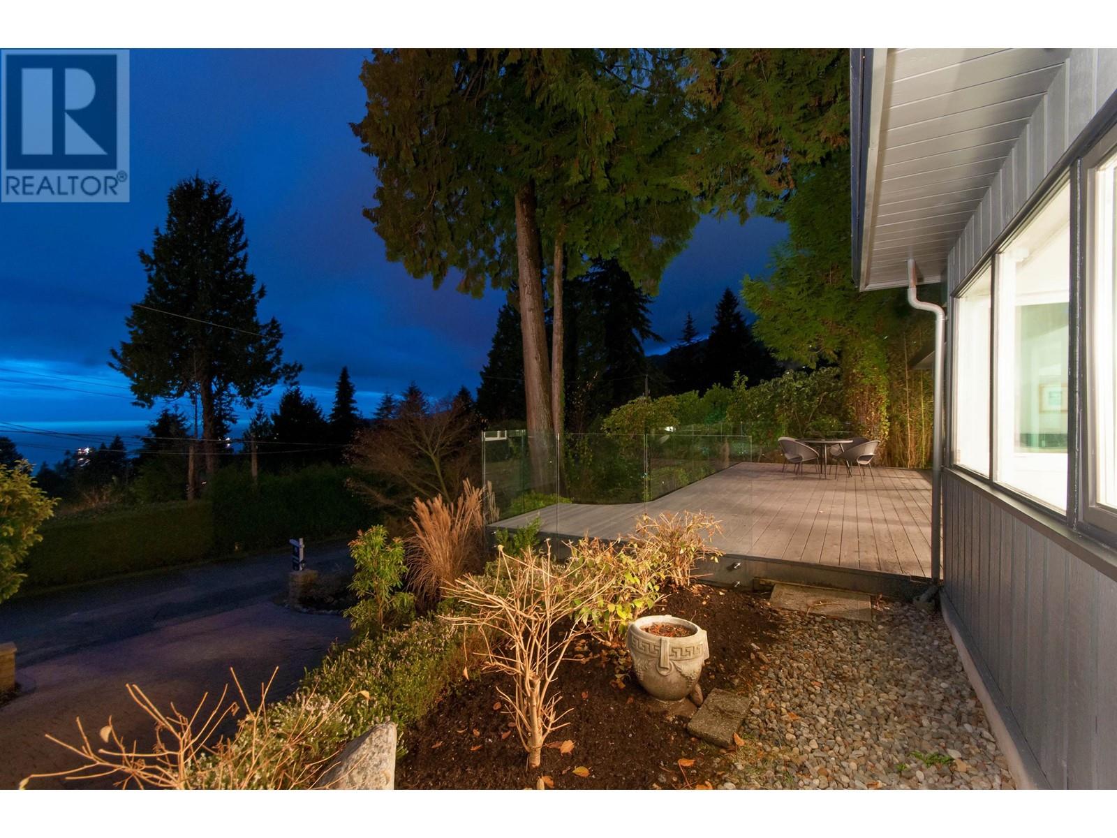 2707 Rosebery Avenue, West Vancouver, British Columbia  V7V 3A3 - Photo 5 - R2822848