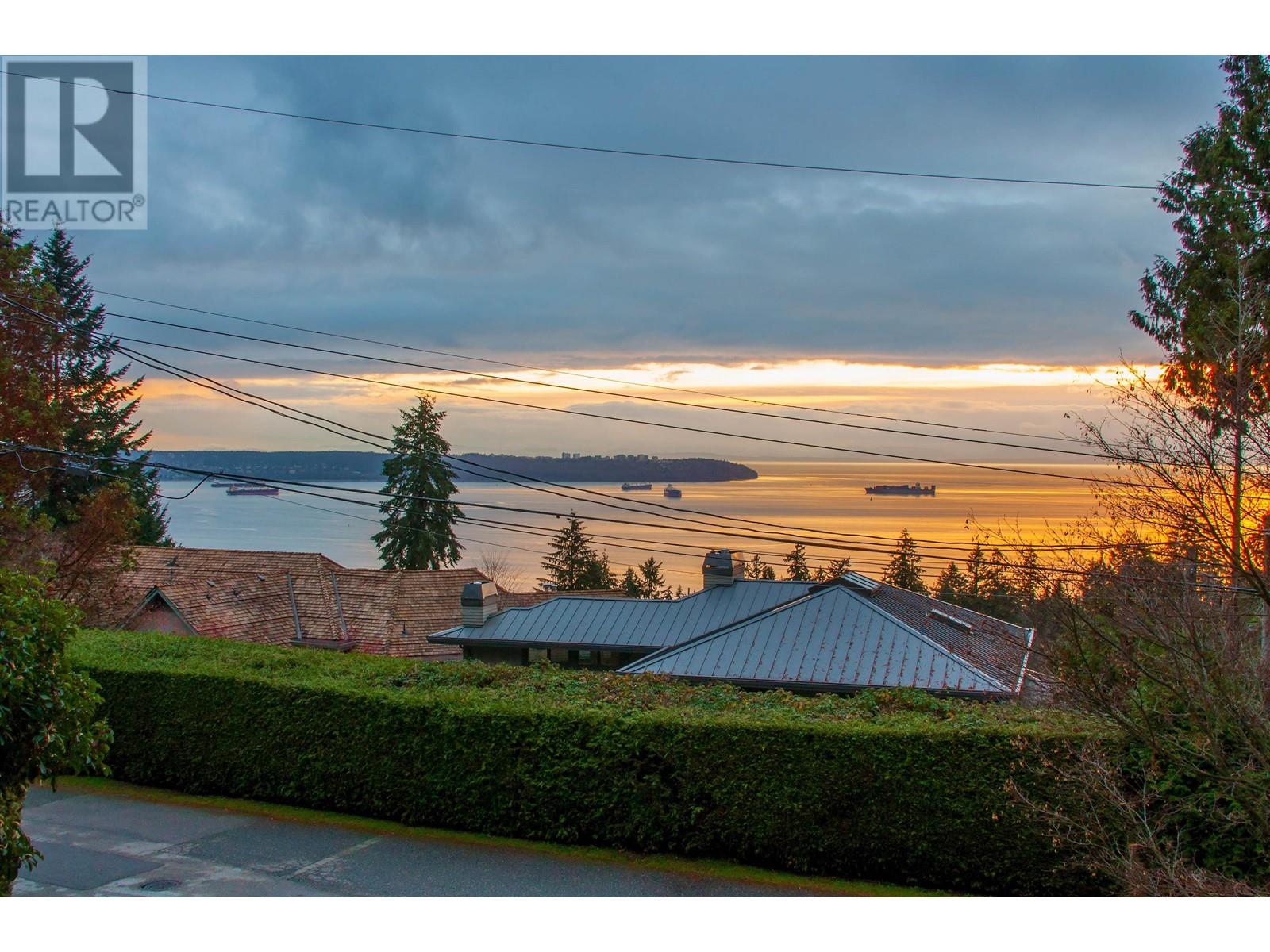 2707 Rosebery Avenue, West Vancouver, British Columbia  V7V 3A3 - Photo 6 - R2822848