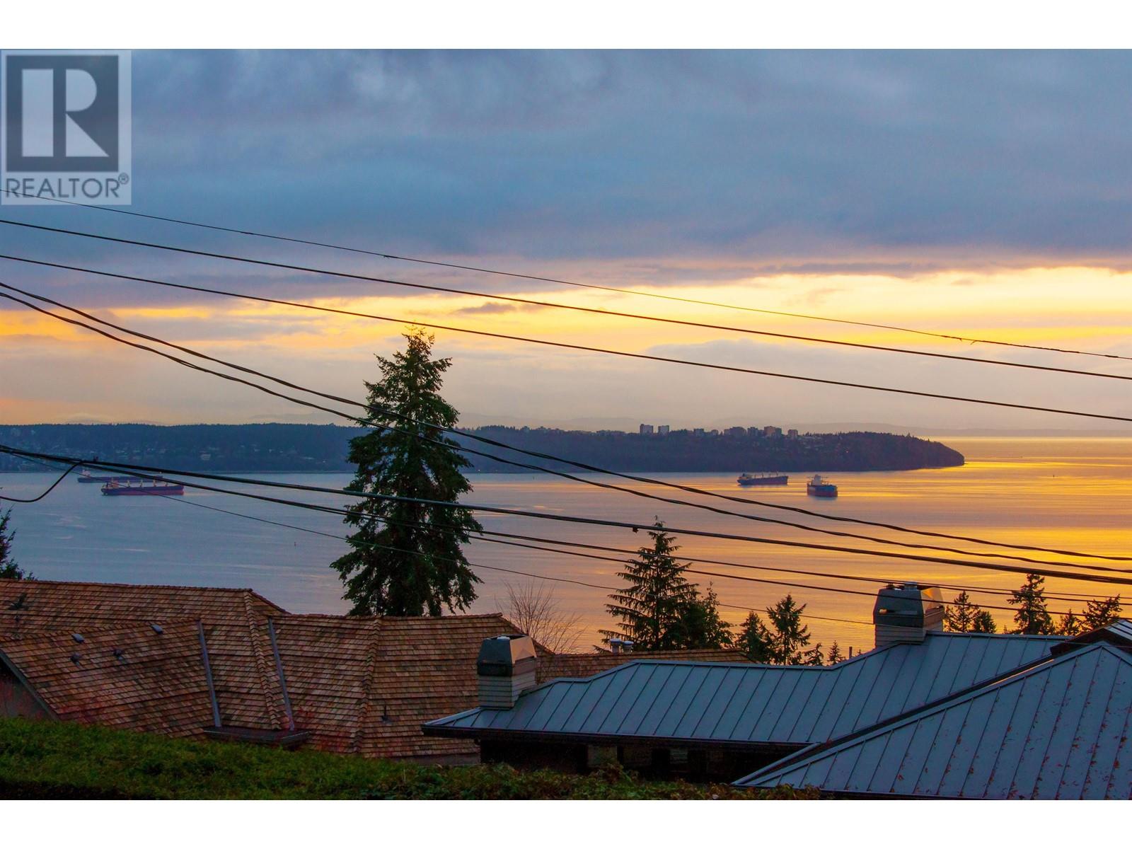 2707 Rosebery Avenue, West Vancouver, British Columbia  V7V 3A3 - Photo 7 - R2822848