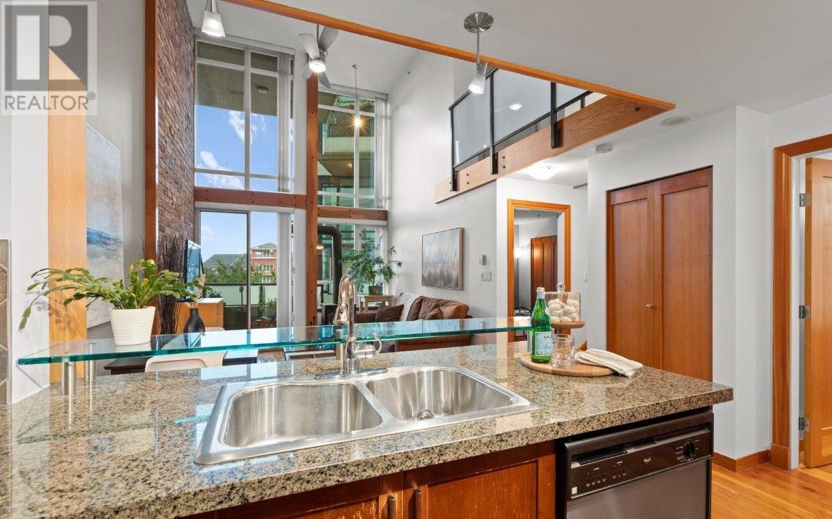 215 7 RIALTO COURT, new westminster, British Columbia