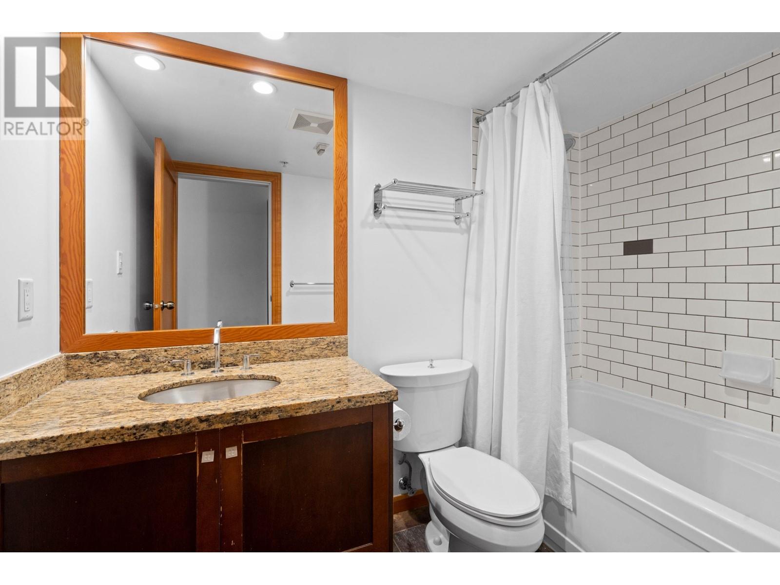 215 7 Rialto Court, New Westminster, British Columbia  V3M 7A8 - Photo 18 - R2822891