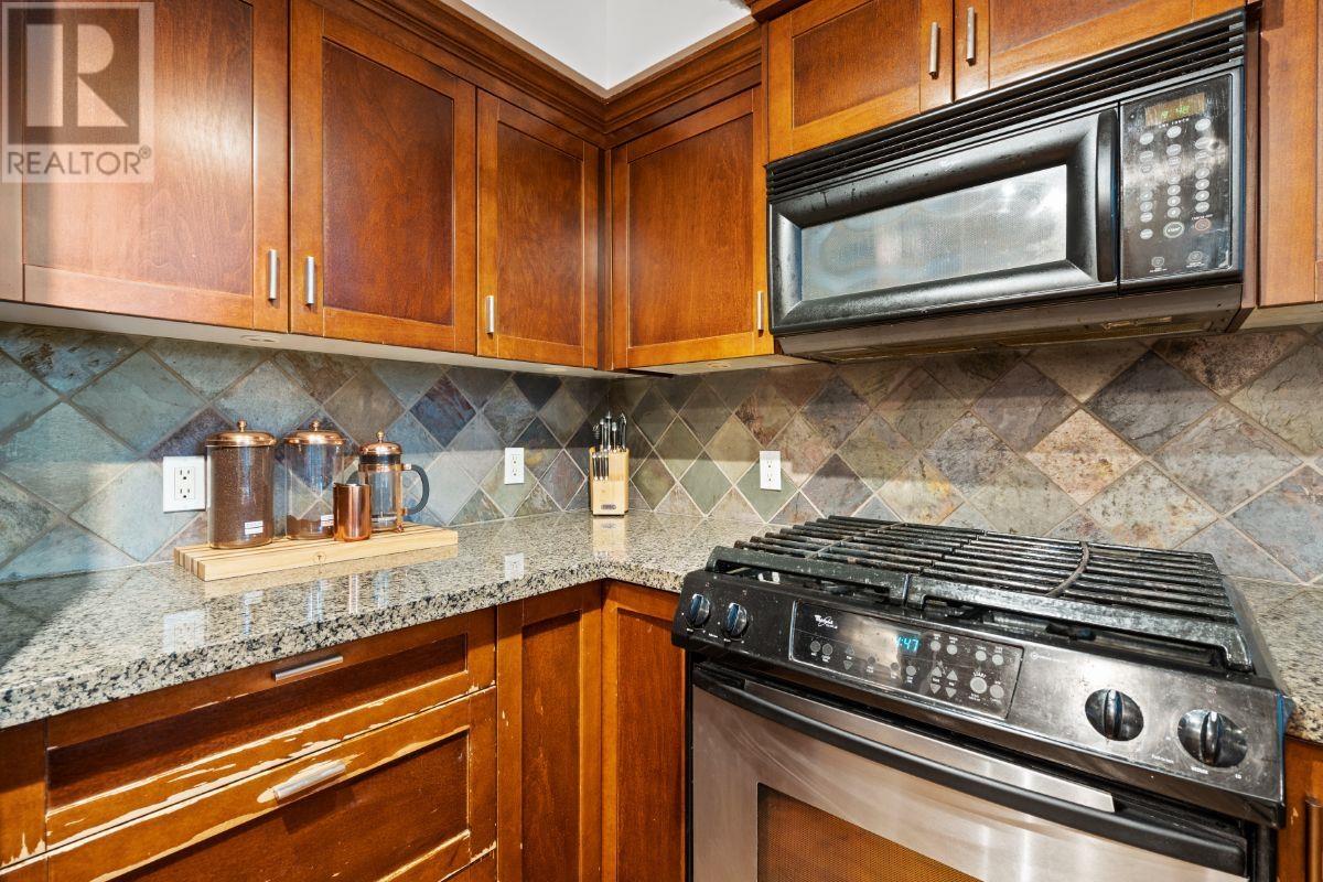 215 7 Rialto Court, New Westminster, British Columbia  V3M 7A8 - Photo 5 - R2822891
