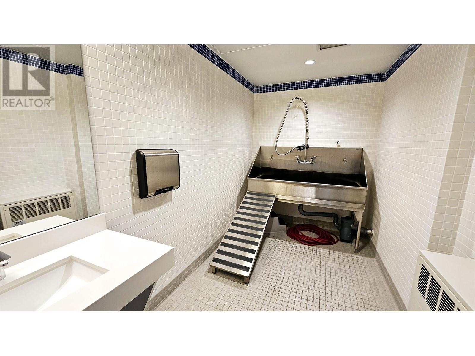 1205 118 Carrie Cates Court, North Vancouver, British Columbia  V7L 0B2 - Photo 32 - R2815499