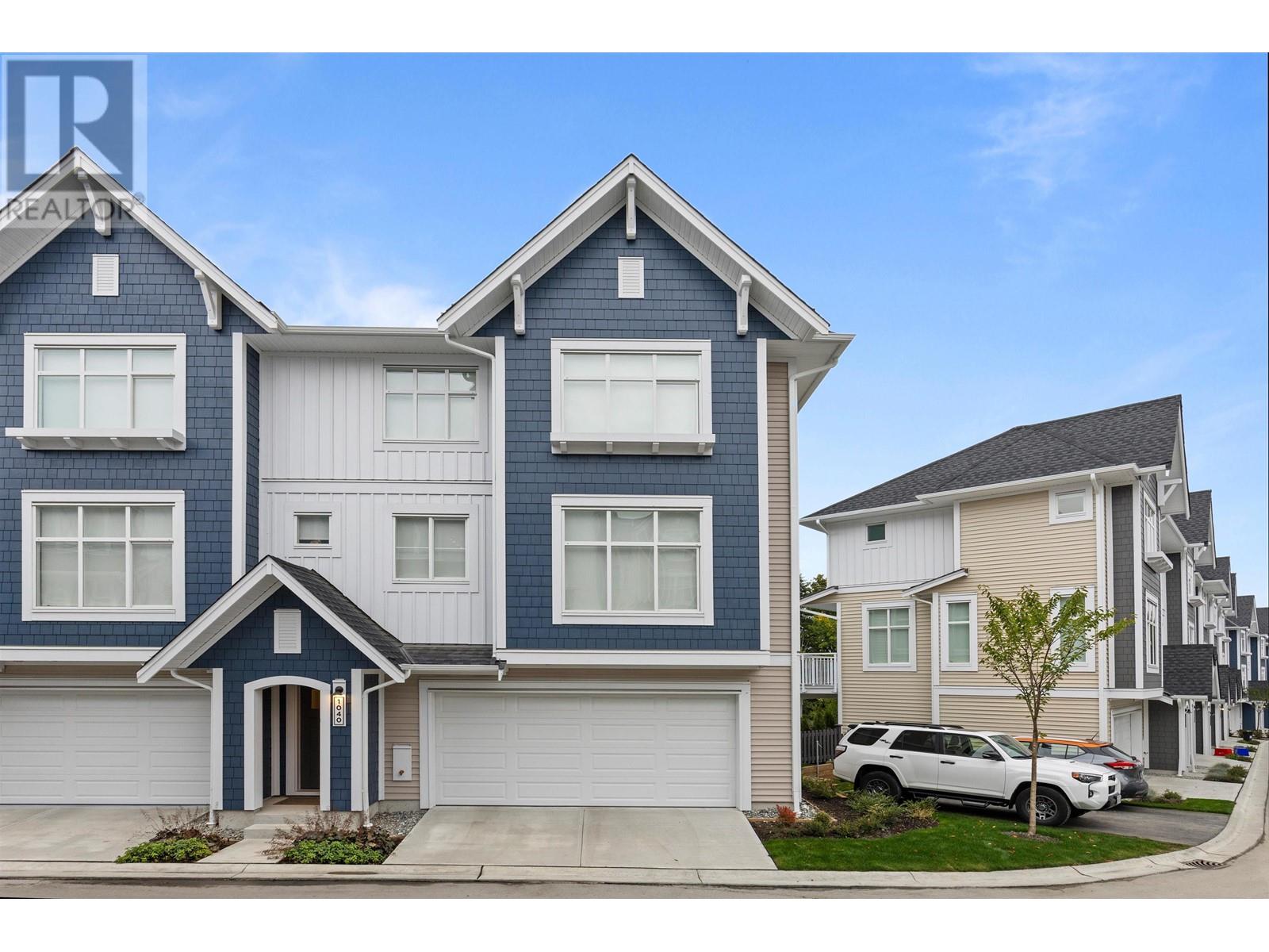 1040 11280 Pazarena Place, Maple Ridge, British Columbia  V2X 4K9 - Photo 1 - R2822981