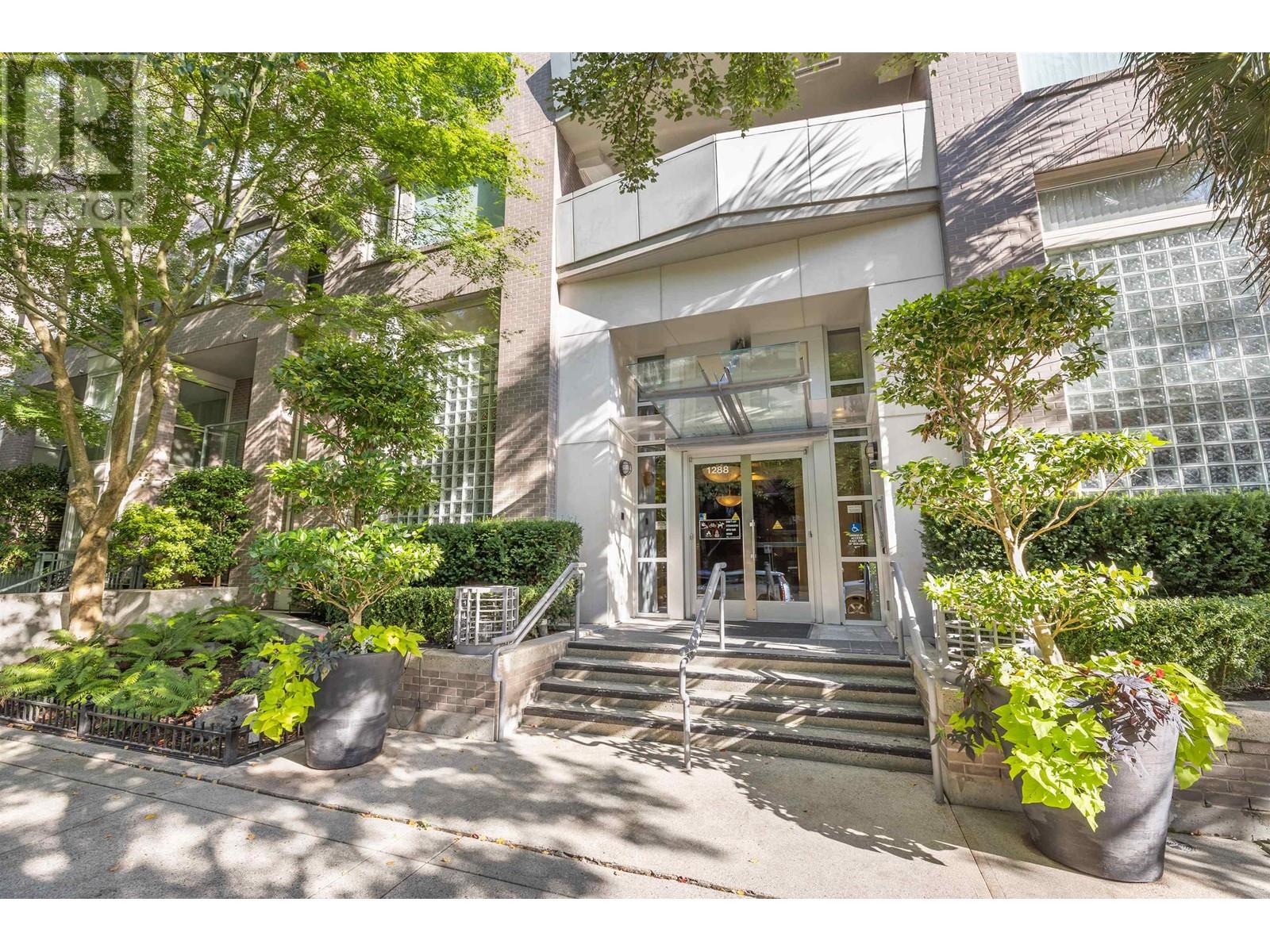 605 1288 Marinaside Crescent, Vancouver, British Columbia  V6Z 2W5 - Photo 2 - R2823040