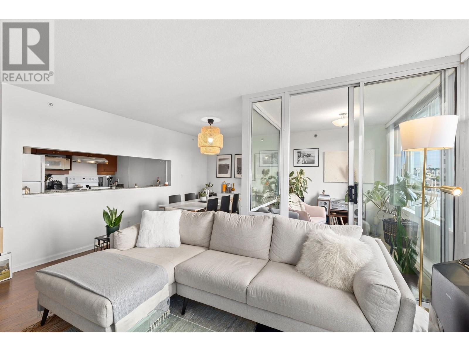 605 1288 Marinaside Crescent, Vancouver, British Columbia  V6Z 2W5 - Photo 8 - R2823040