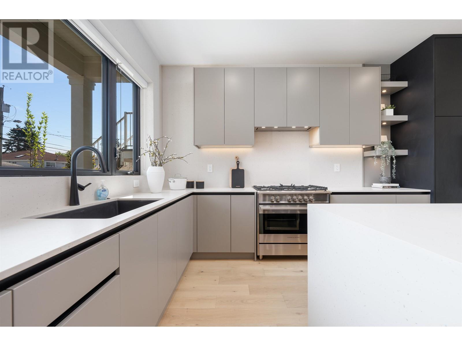 4748 Inverness Street, Vancouver, British Columbia  V5V 4X6 - Photo 10 - R2822954