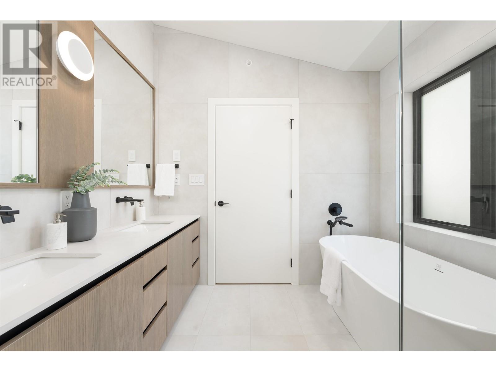 4748 Inverness Street, Vancouver, British Columbia  V5V 4X6 - Photo 17 - R2822954