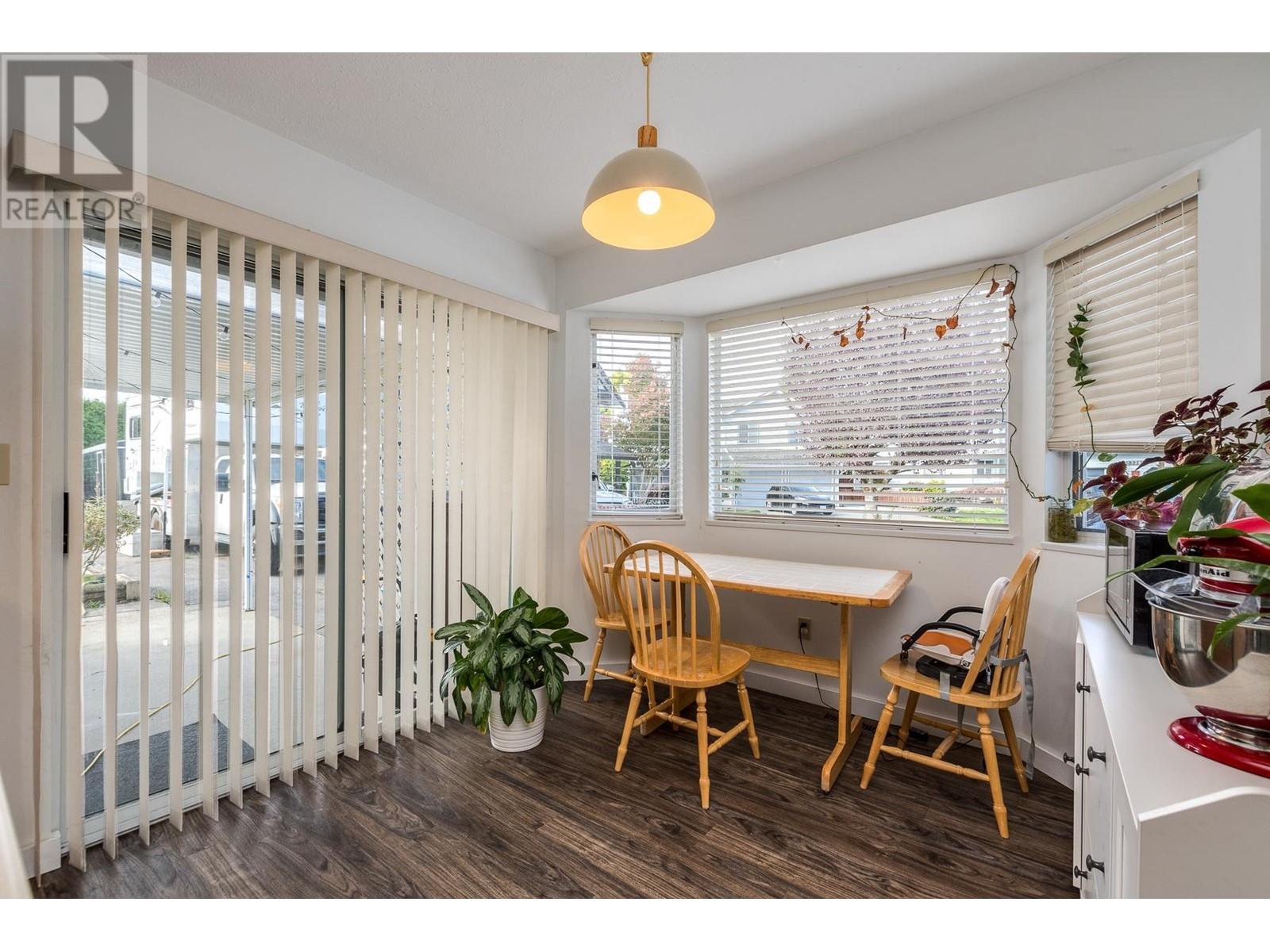 23404 Whippoorwill Avenue, Maple Ridge, British Columbia  V2X 9L7 - Photo 11 - R2823006
