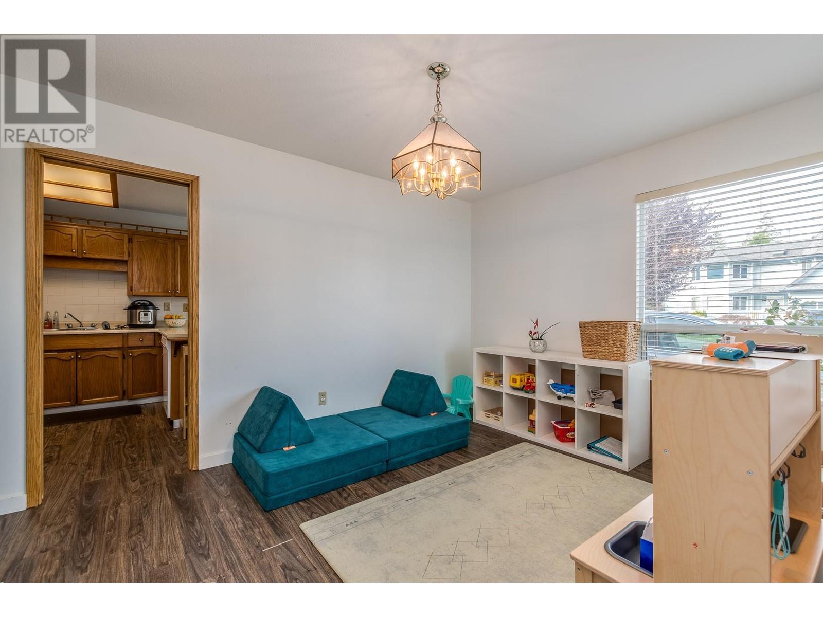 23404 Whippoorwill Avenue, Maple Ridge, British Columbia  V2X 9L7 - Photo 12 - R2823006