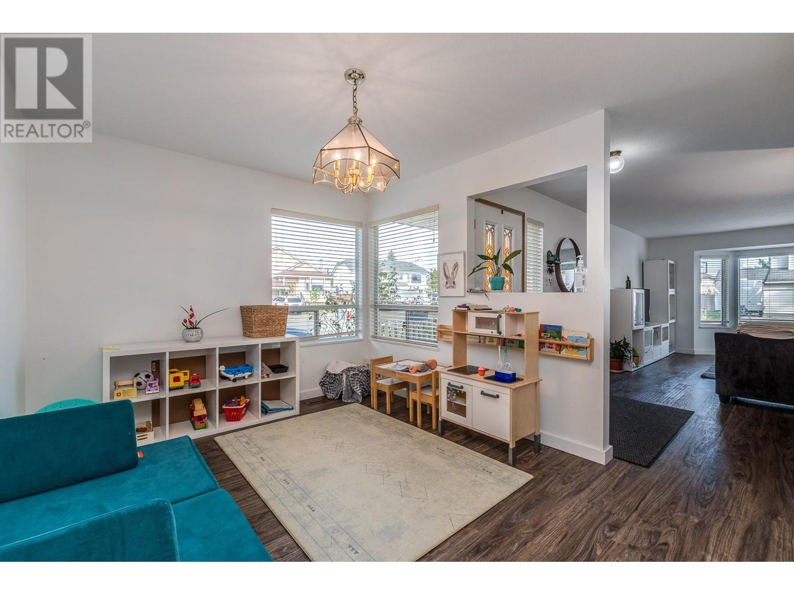 23404 Whippoorwill Avenue, Maple Ridge, British Columbia  V2X 9L7 - Photo 13 - R2823006