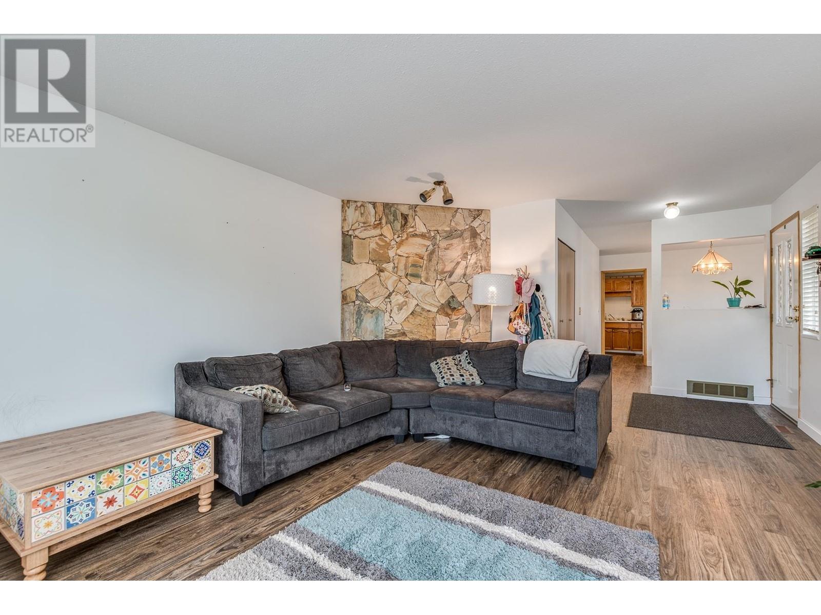 23404 Whippoorwill Avenue, Maple Ridge, British Columbia  V2X 9L7 - Photo 6 - R2823006