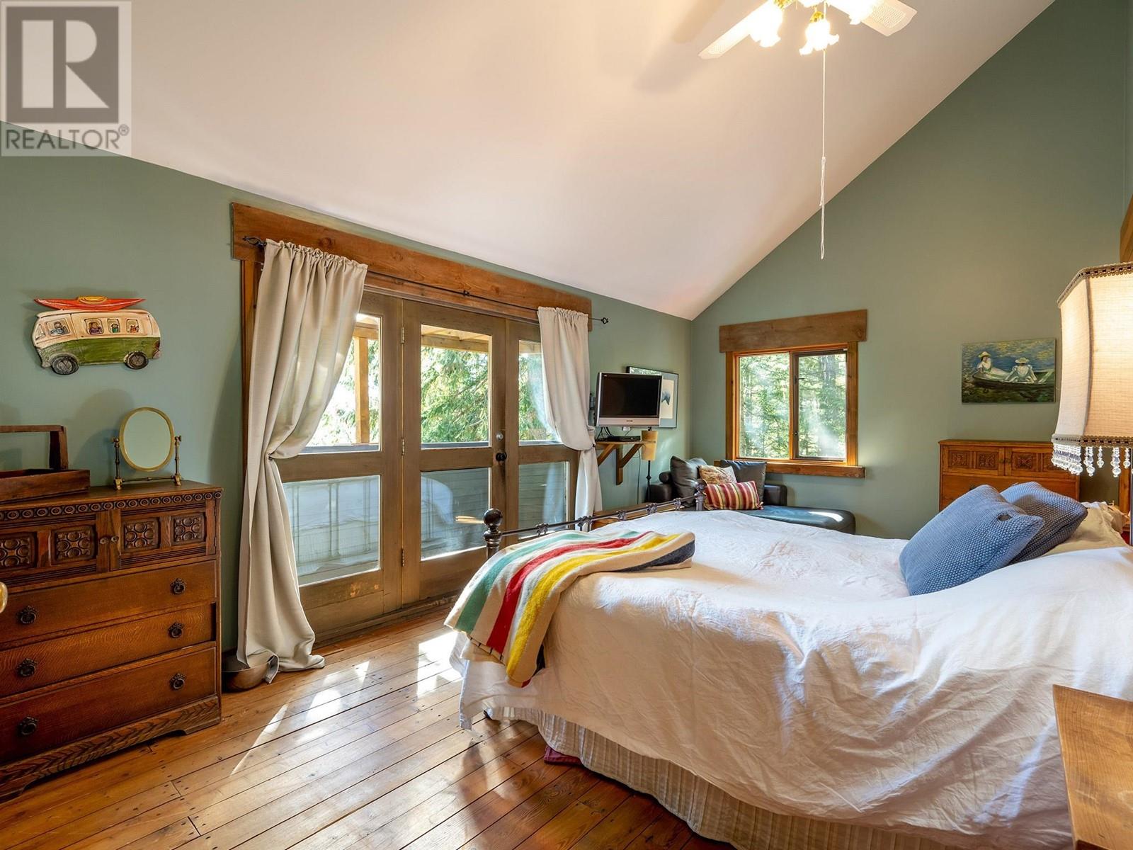 8239 Mountain View Drive, Whistler, British Columbia  V8E 0G3 - Photo 16 - R2823019