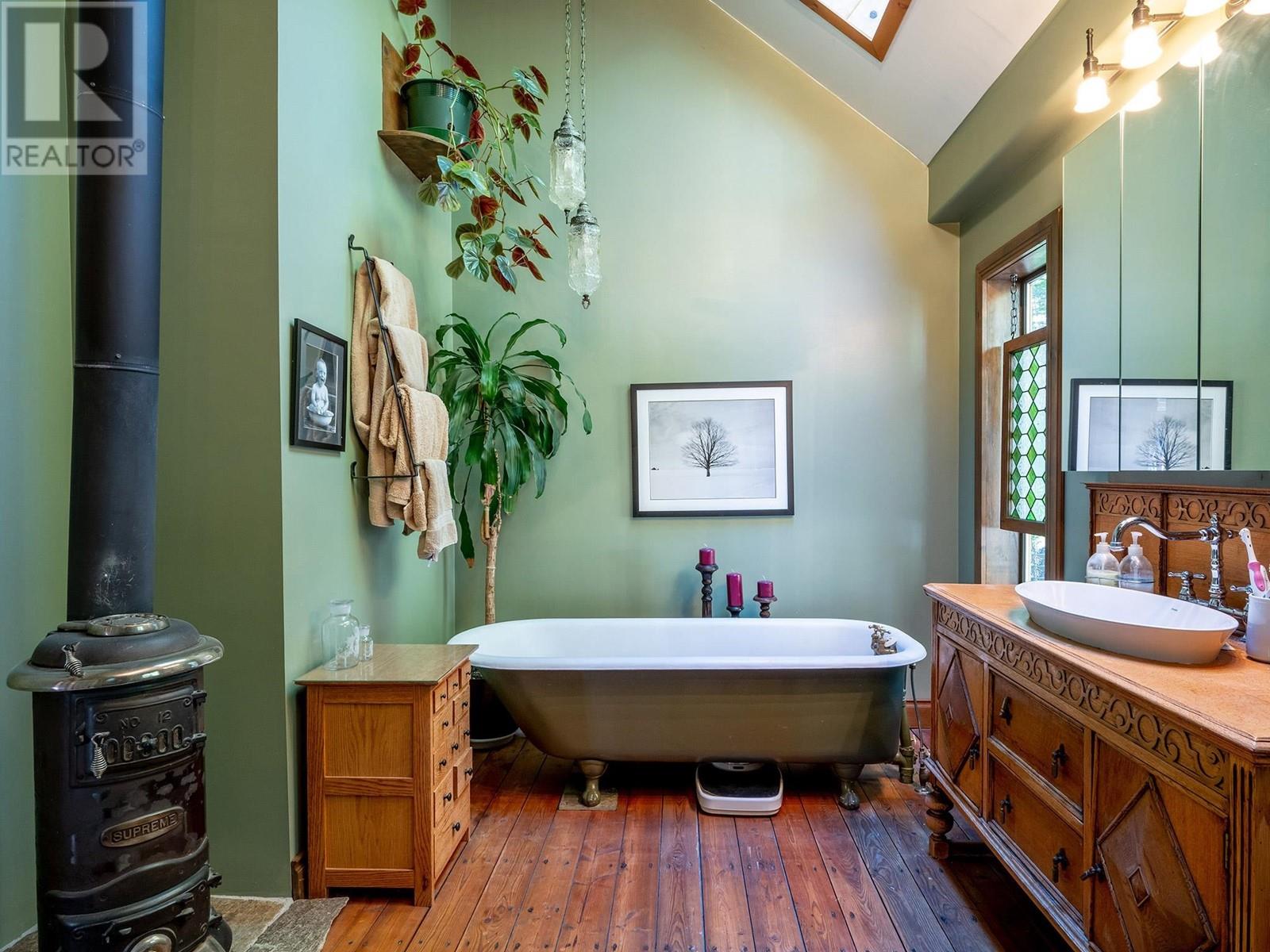 8239 Mountain View Drive, Whistler, British Columbia  V8E 0G3 - Photo 19 - R2823019