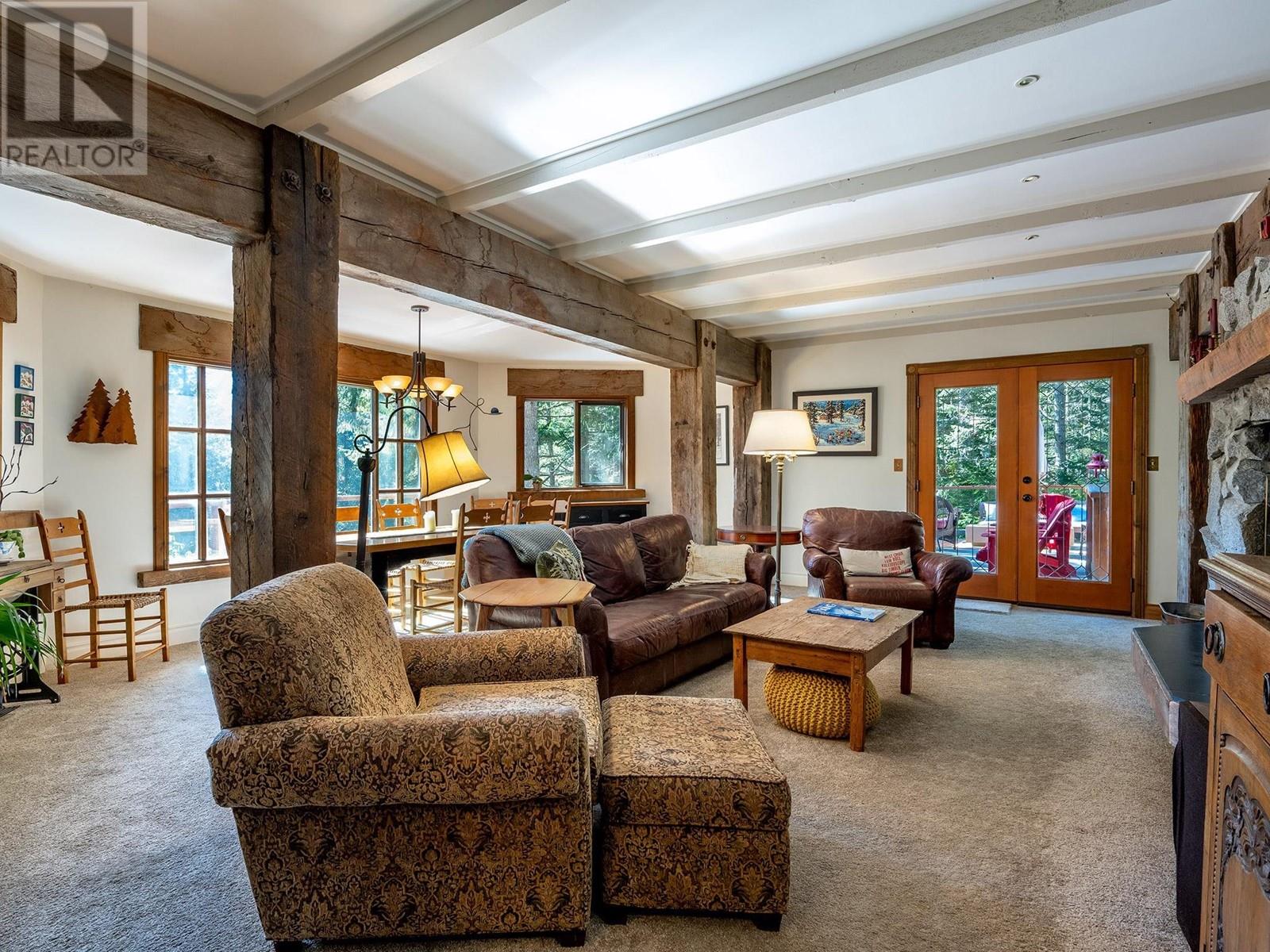 8239 Mountain View Drive, Whistler, British Columbia  V8E 0G3 - Photo 2 - R2823019