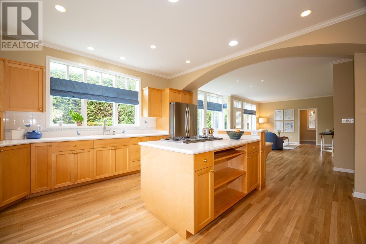 8580 Caversham Court, Vancouver, British Columbia  V6P 6R8 - Photo 12 - R2823034