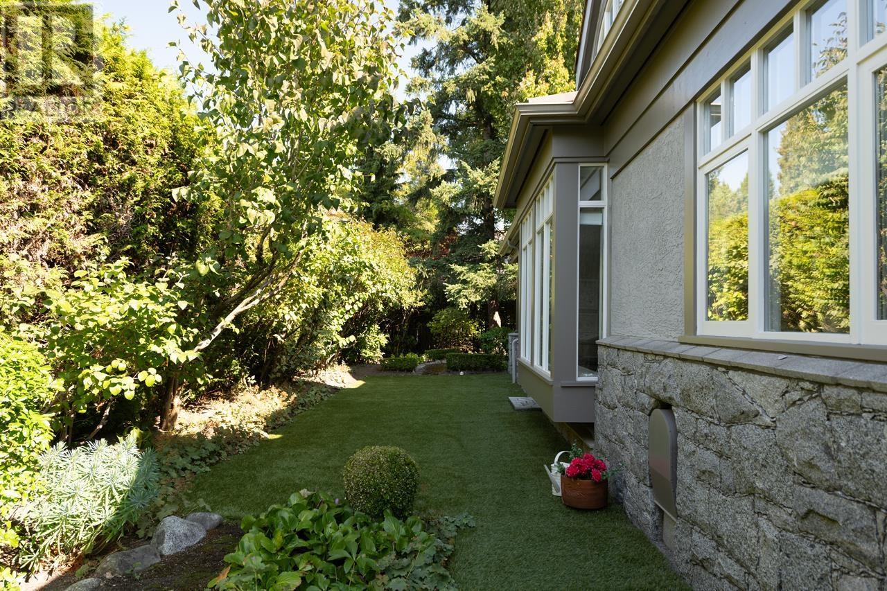 8580 Caversham Court, Vancouver, British Columbia  V6P 6R8 - Photo 32 - R2823034
